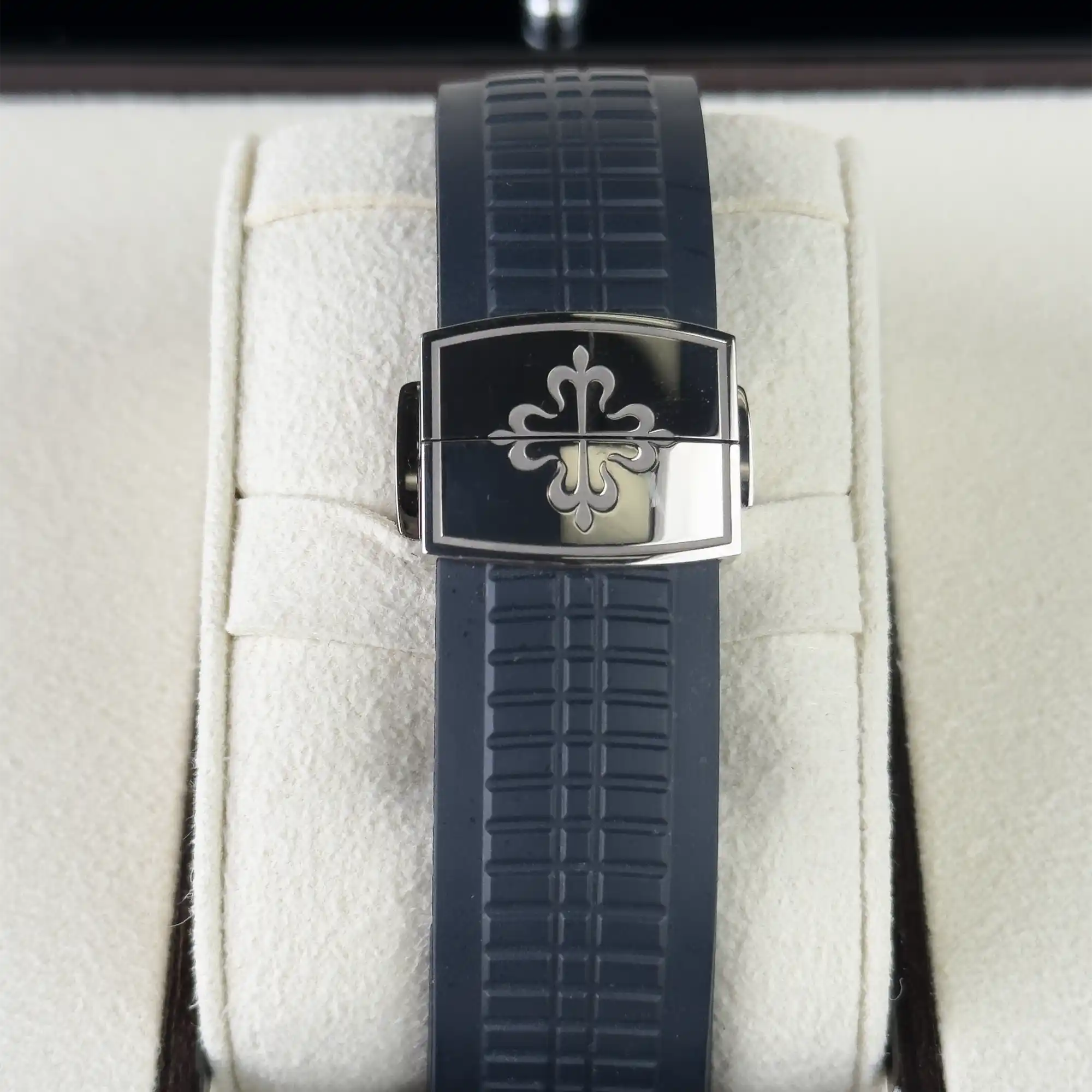 Patek Philippe Aquanaut Chronograph White Gold 42.2mm Blue Dial 5968g-001 - Clasp
