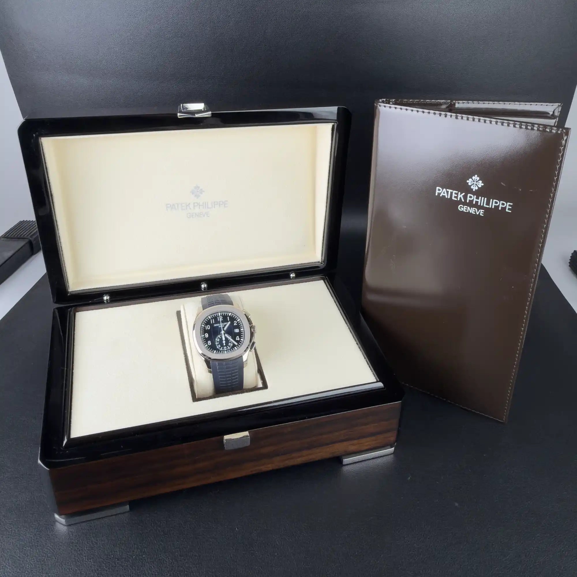 Patek Philippe Aquanaut Chronograph White Gold 42.2mm Blue Dial 5968g-001 - Full set