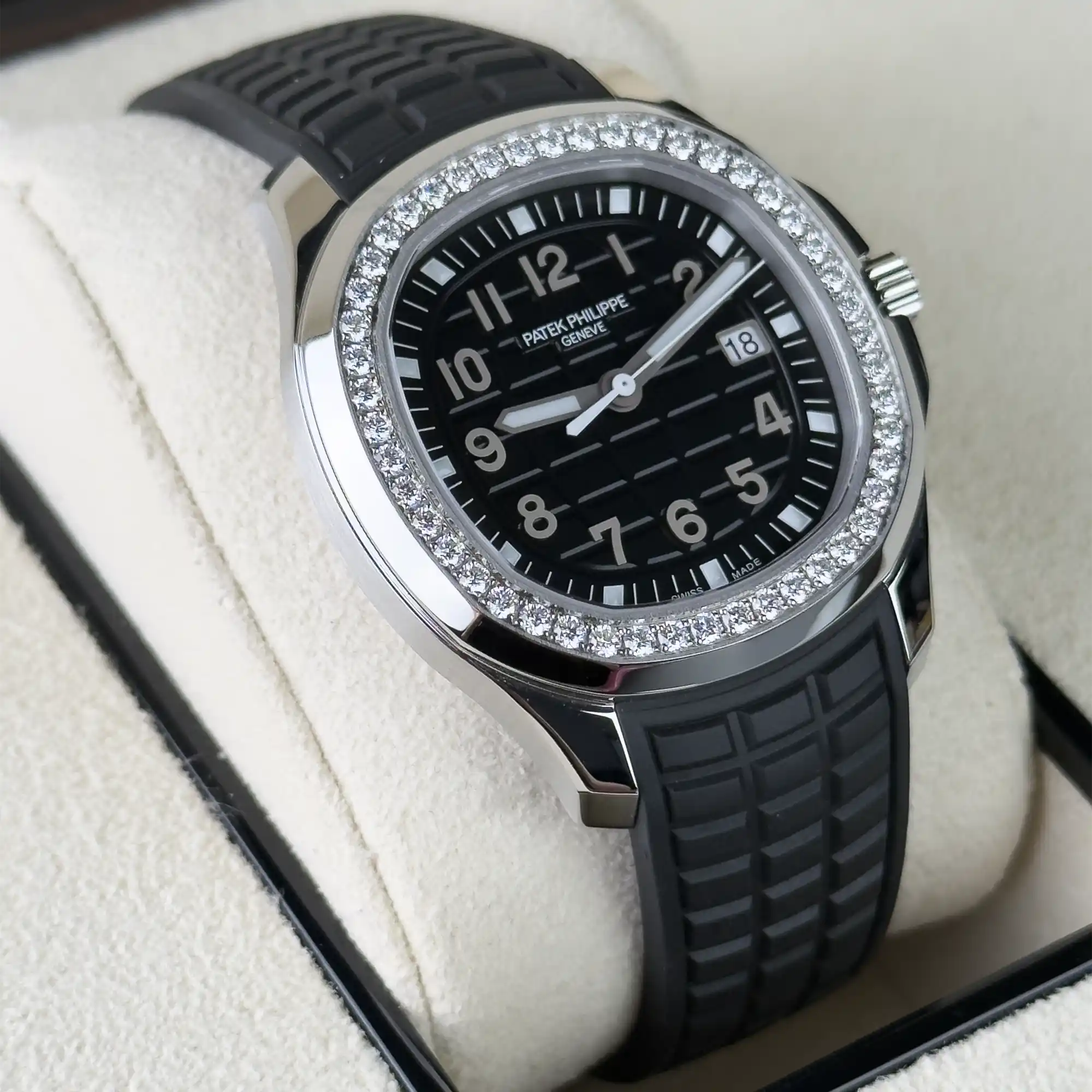  Patek Philippe Aquanaut Luce Black Dial Diamond Bezel 38.8mm Stainless Steel 5267/200A-001-left