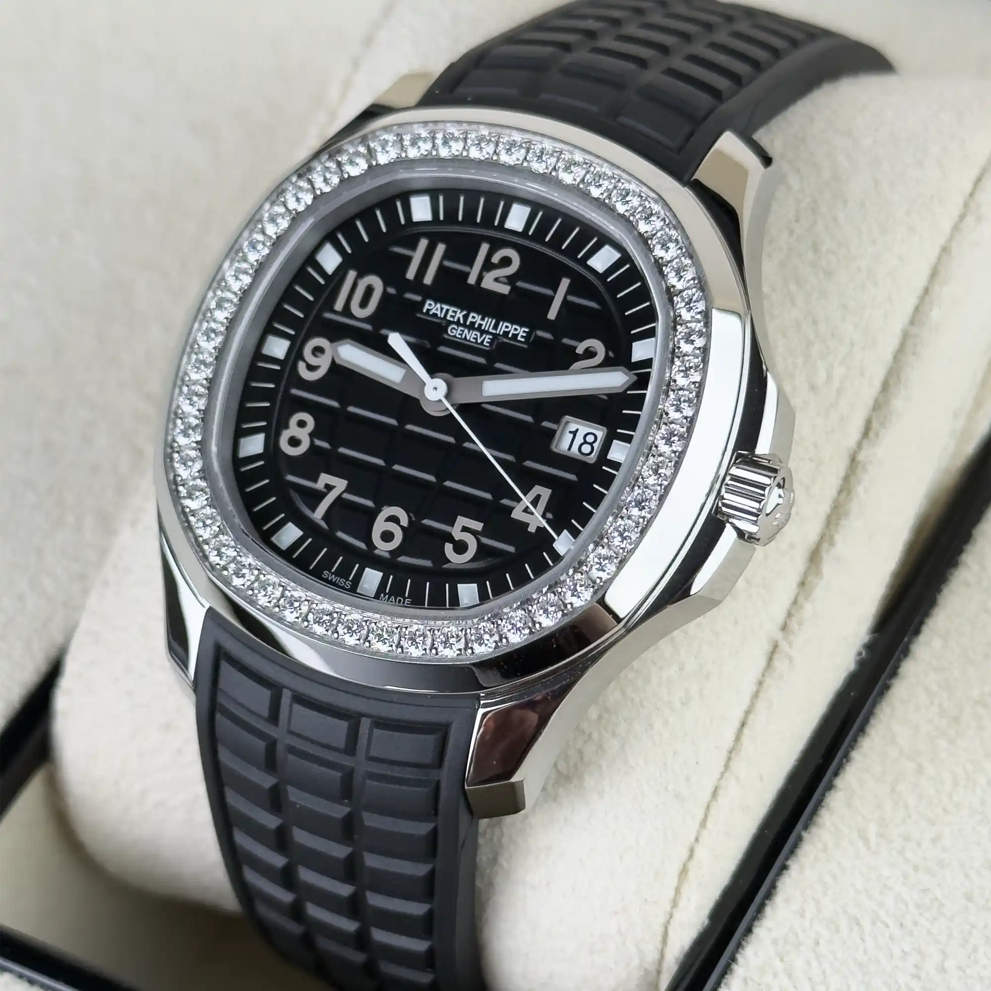  Patek Philippe Aquanaut Luce Black Dial Diamond Bezel 38.8mm Stainless Steel 5267/200A-001-right