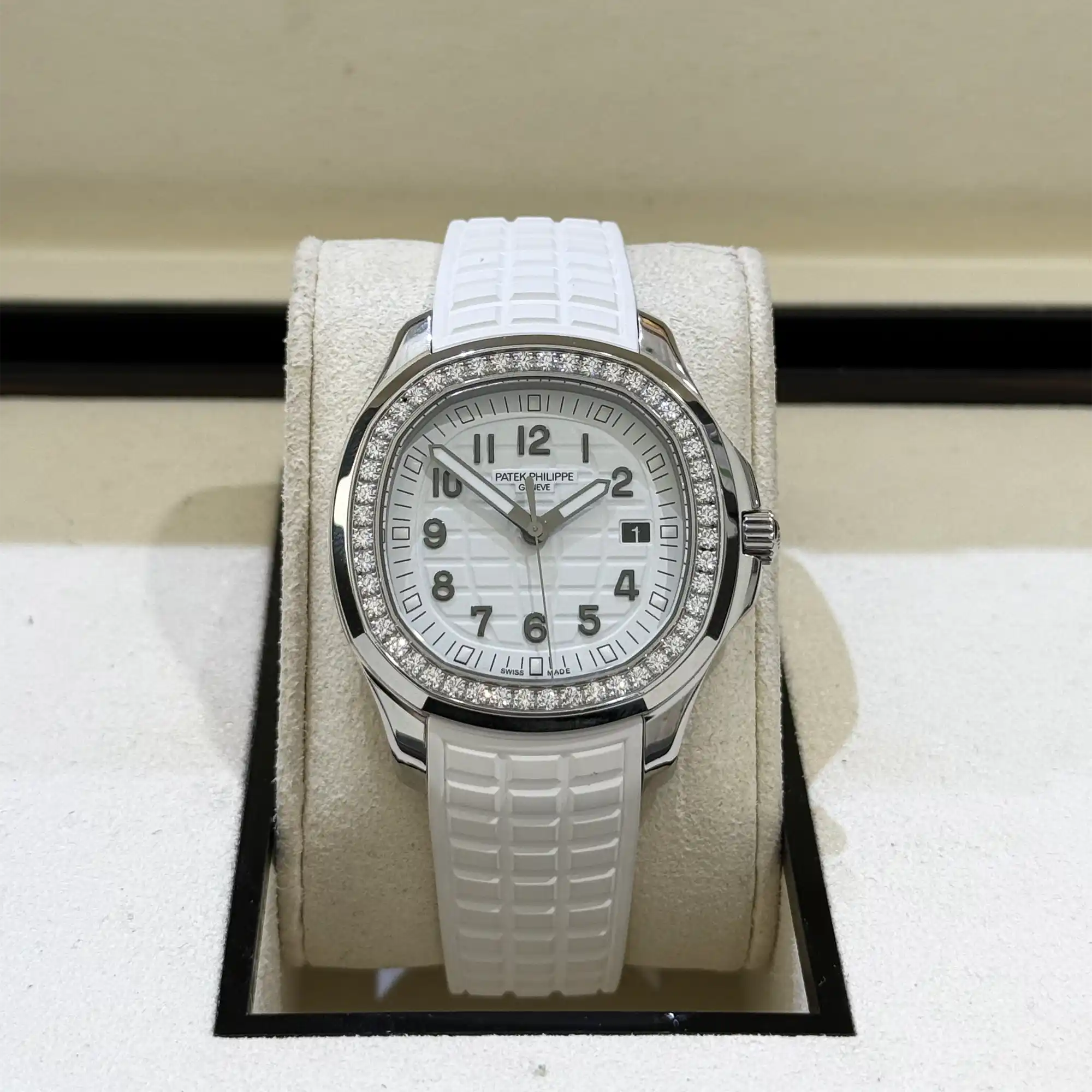 Patek Philippe Aquanaut Luce Matte White Diamond 5267/200A-010 - Front