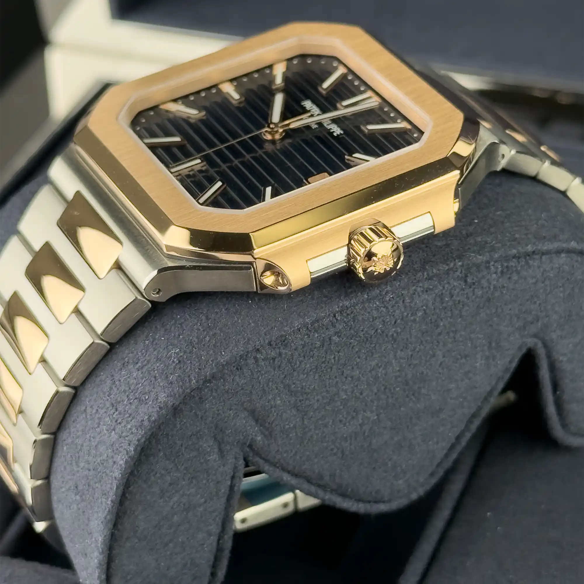 Patek Philippe Cubitus Sunburst Blue Dial 45 Stainless Steel Rose Gold 5821/1A-001 - side 2