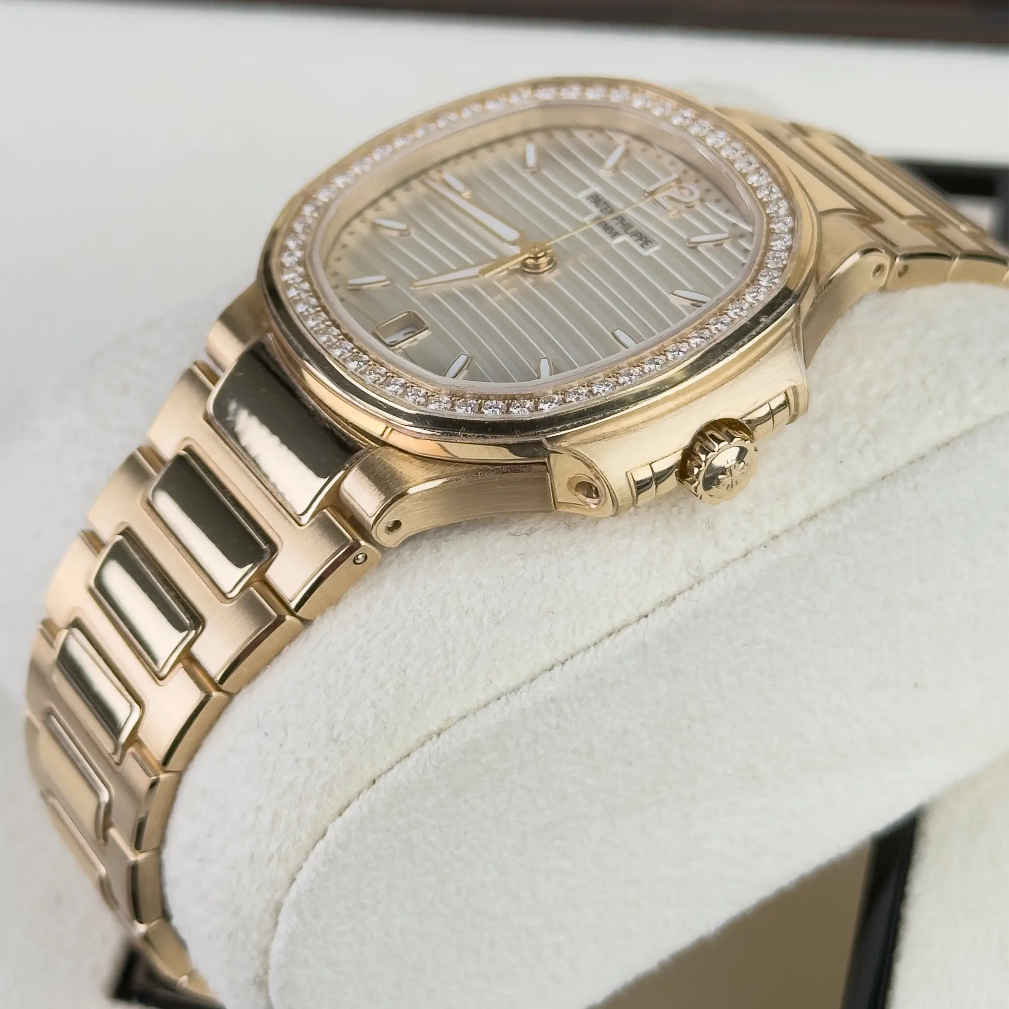 Patek Philippe Nautilus Champagne Dial 7118-1200R - Pre-Owned Mint - Side 2