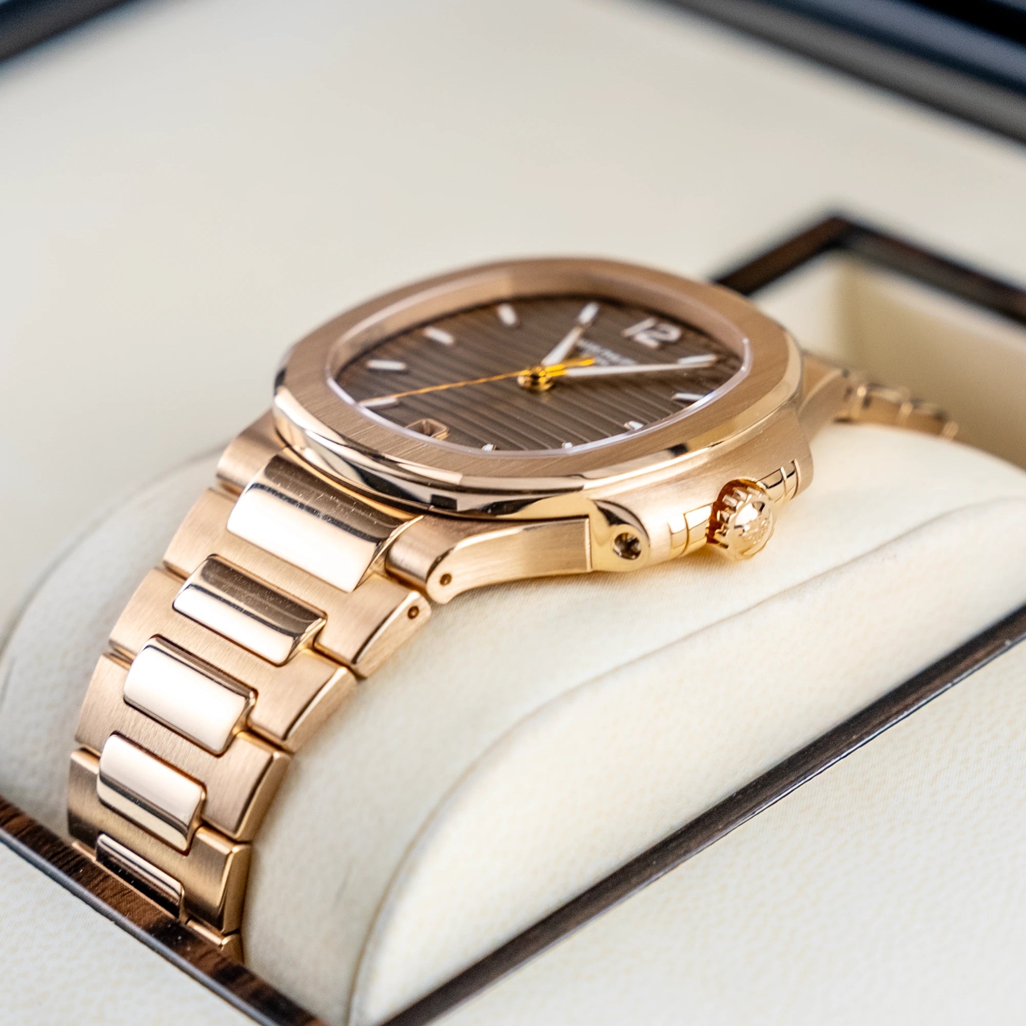 Patek Philippe Nautilus Lady Champagne Dial Rose Gold 35.2mm 7118/1R-010 - Right