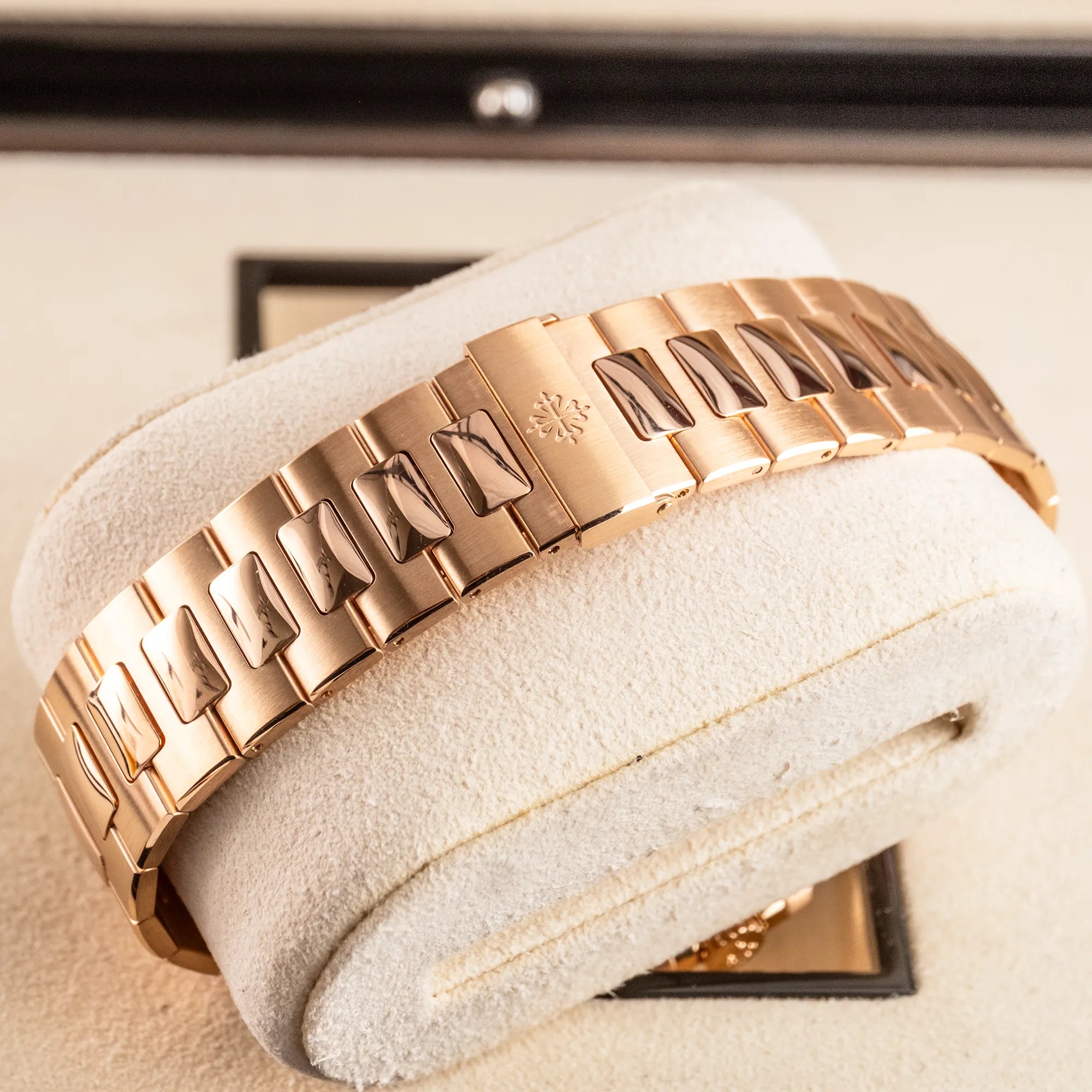 Patek Philippe Nautilus Rose Gold Brown Dial 5711/1R - Pre-owned - Bracelet