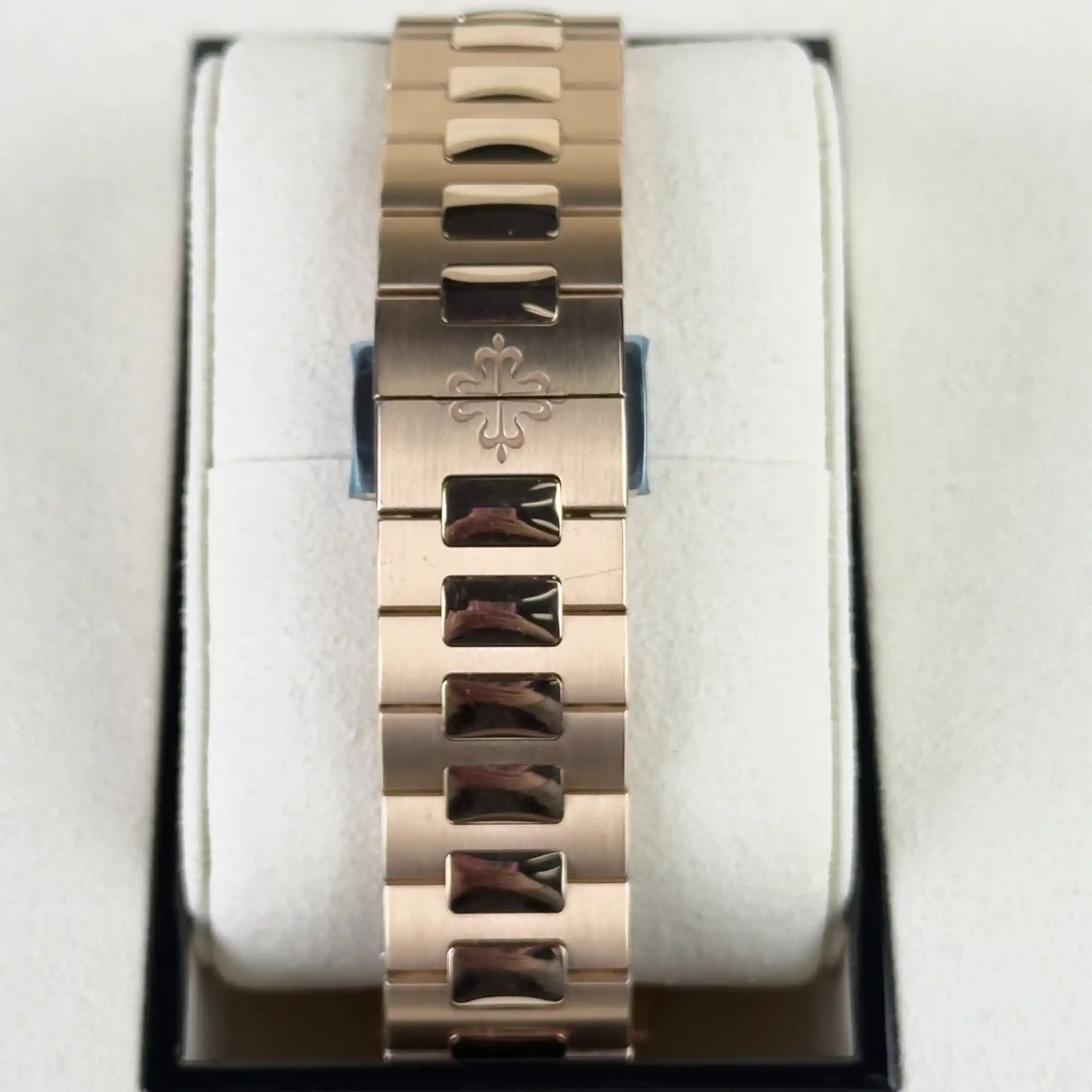 Patek Philippe Nautilus Travel Time Chronograph 5990/1R-001 - Bracelet