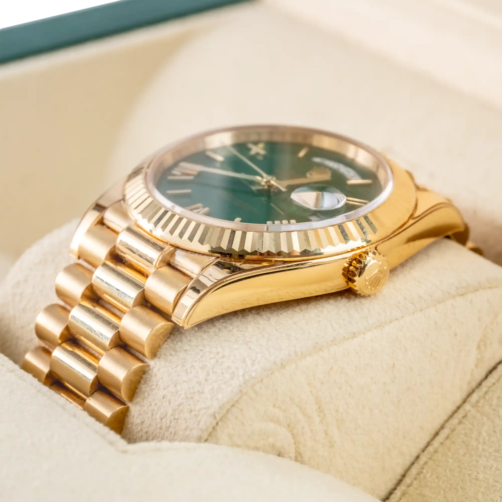 Rolex Day-Date 40 Green Roman Yellow Gold 228238 - Right