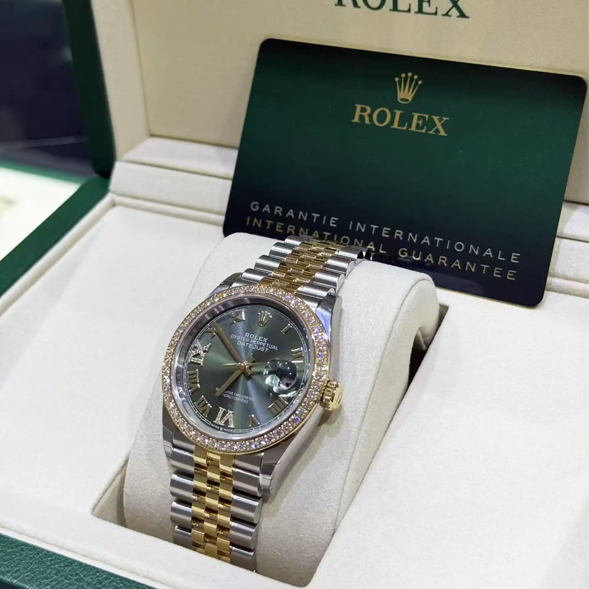 Rolex Datejust 36 Green Roman Diamond Oystersteel Yellow Gold Jubilee 126283RBR - Crown