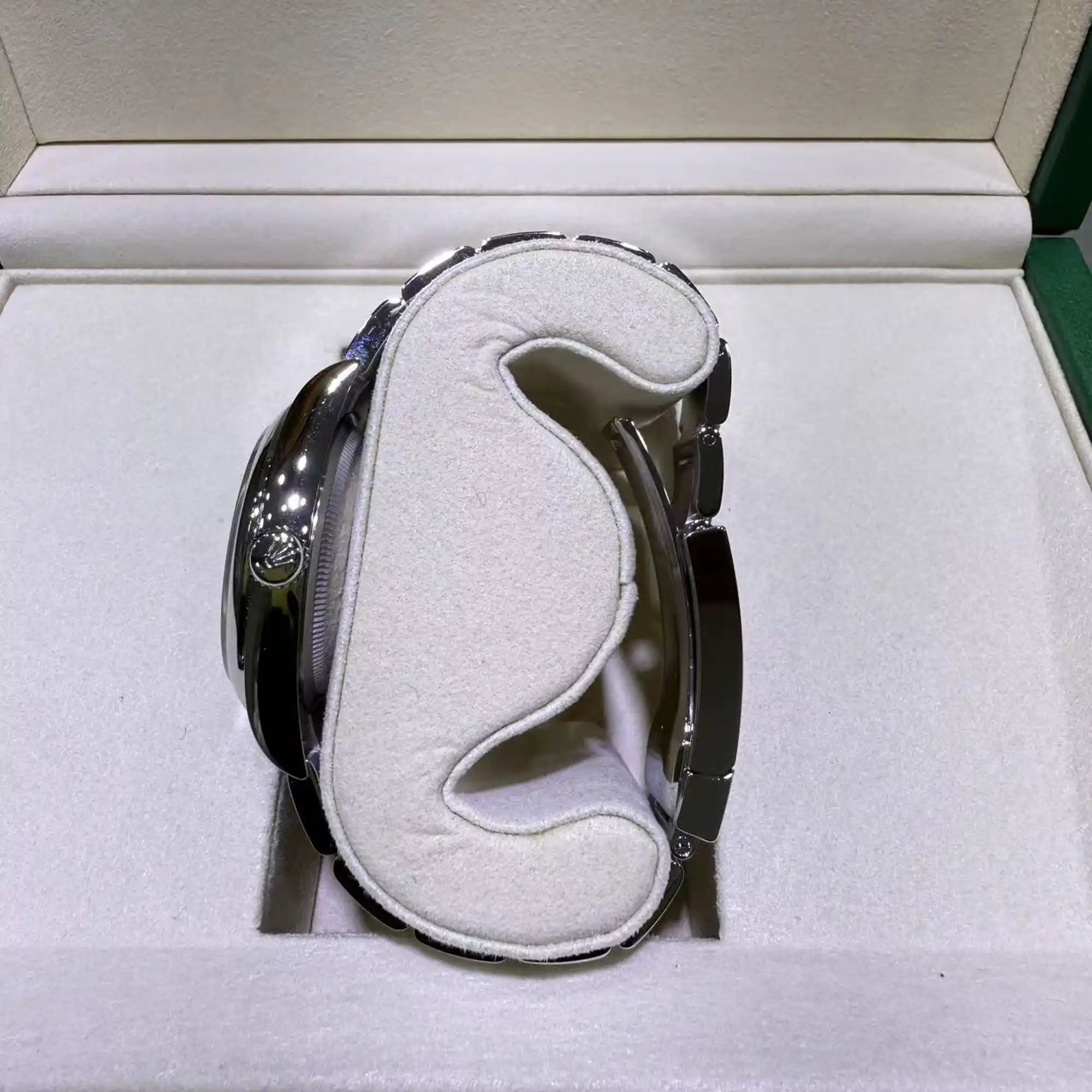 Rolex Datejust 36 Wimbledon Dial Oyster 126200 - Crown