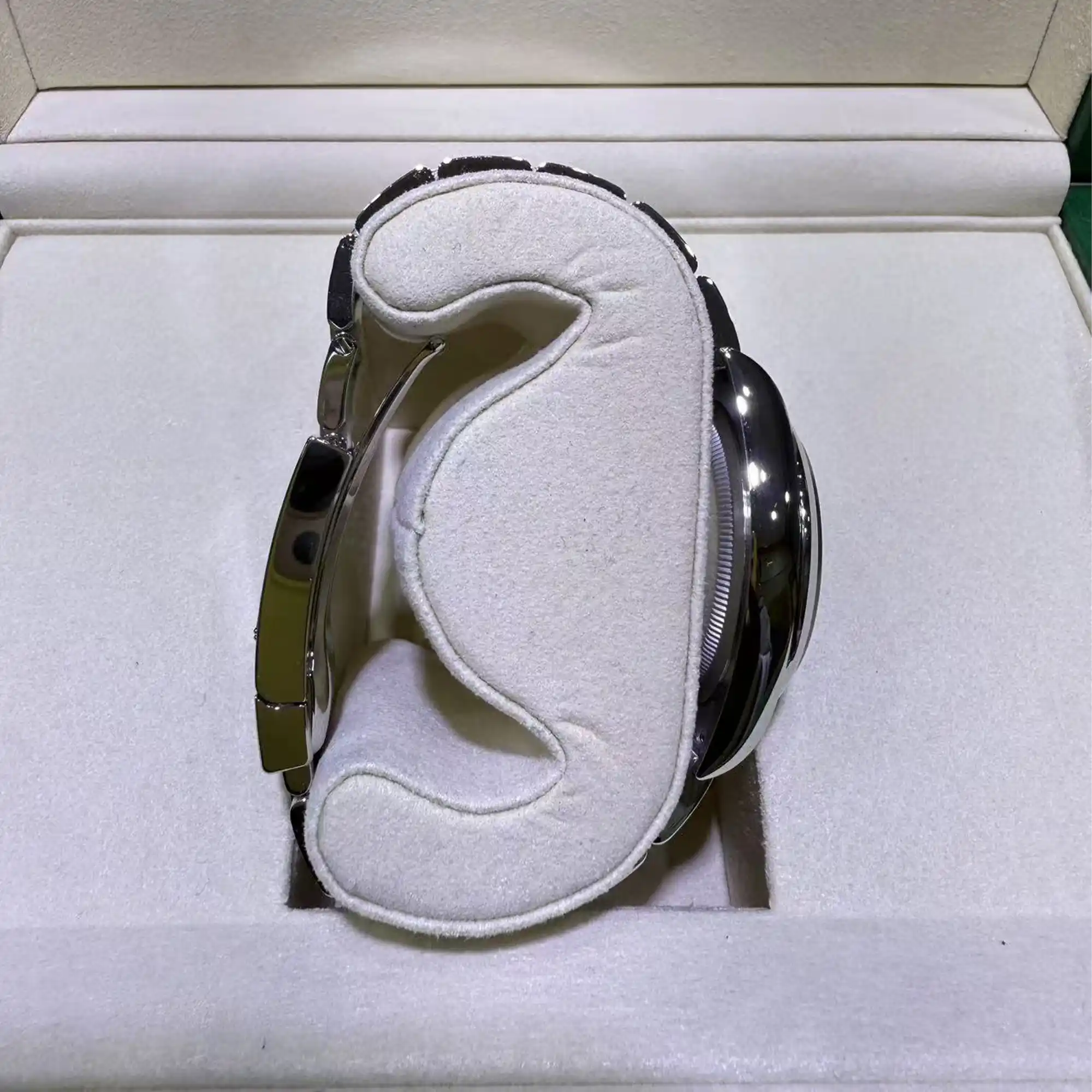 Rolex Datejust 36 Wimbledon Dial Oyster 126200 - Side