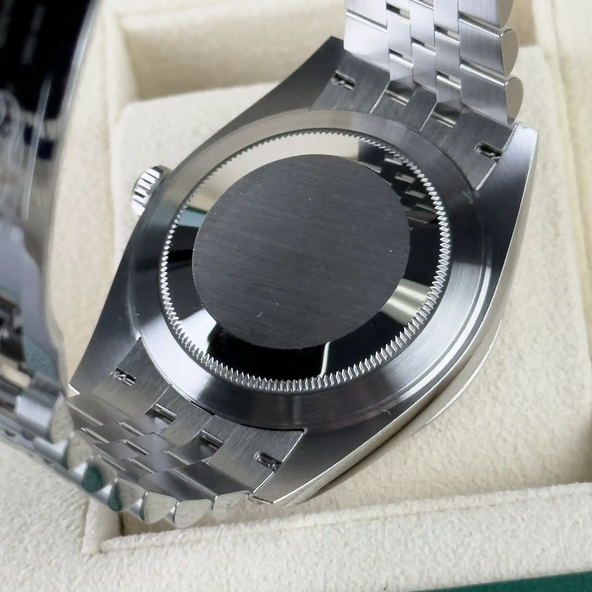 Rolex Datejust 41 Black Index Oystersteel Jubilee 126300- Pre-Owned - Clasp 1Rolex Datejust 41 Black Index Oystersteel Jubilee 126300- Pre-Owned - Case back