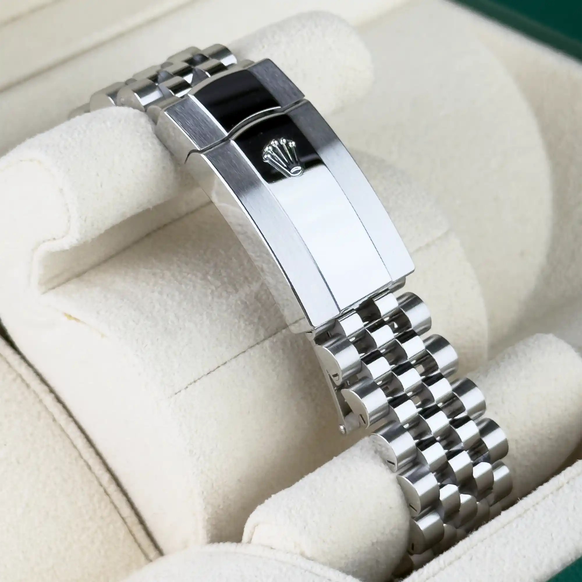 Rolex Datejust 41 Black Index Oystersteel Jubilee 126300- Pre-Owned - Clasp 2