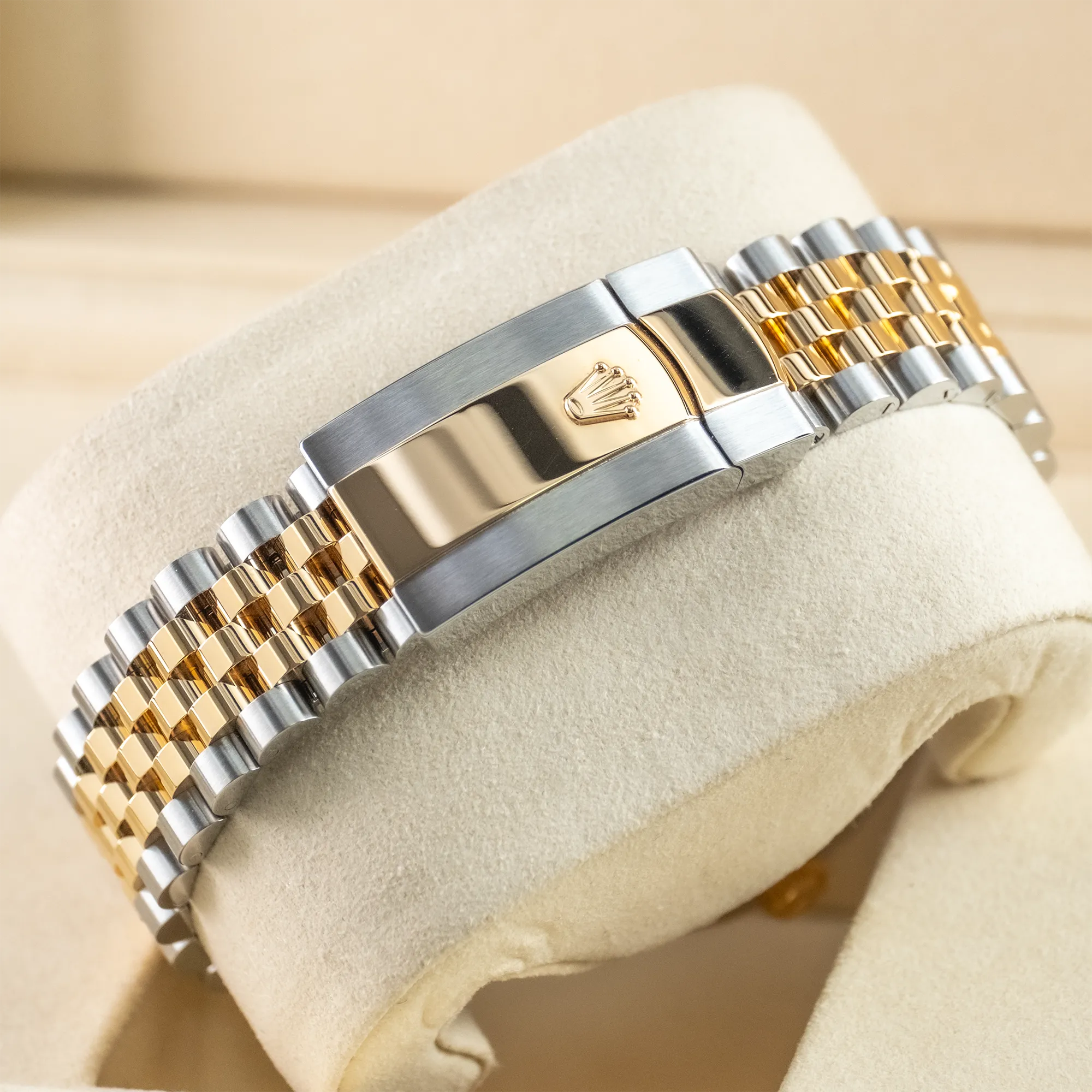 Rolex Datejust 41 Black Index Oystersteel Yellow Gold Jubilee 126333 - Bracelet