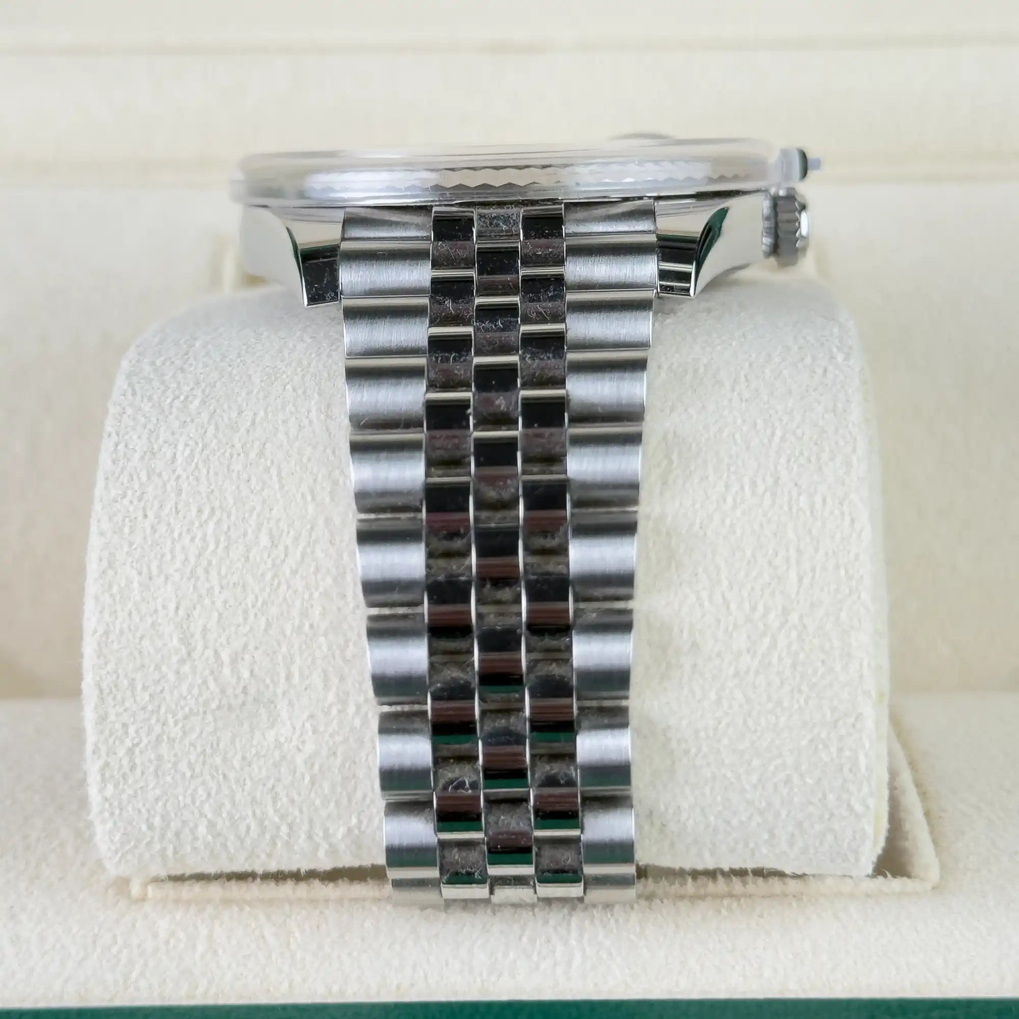 Rolex Datejust 41 Blue Motif Dial Jubilee 126334 - bracelet 2