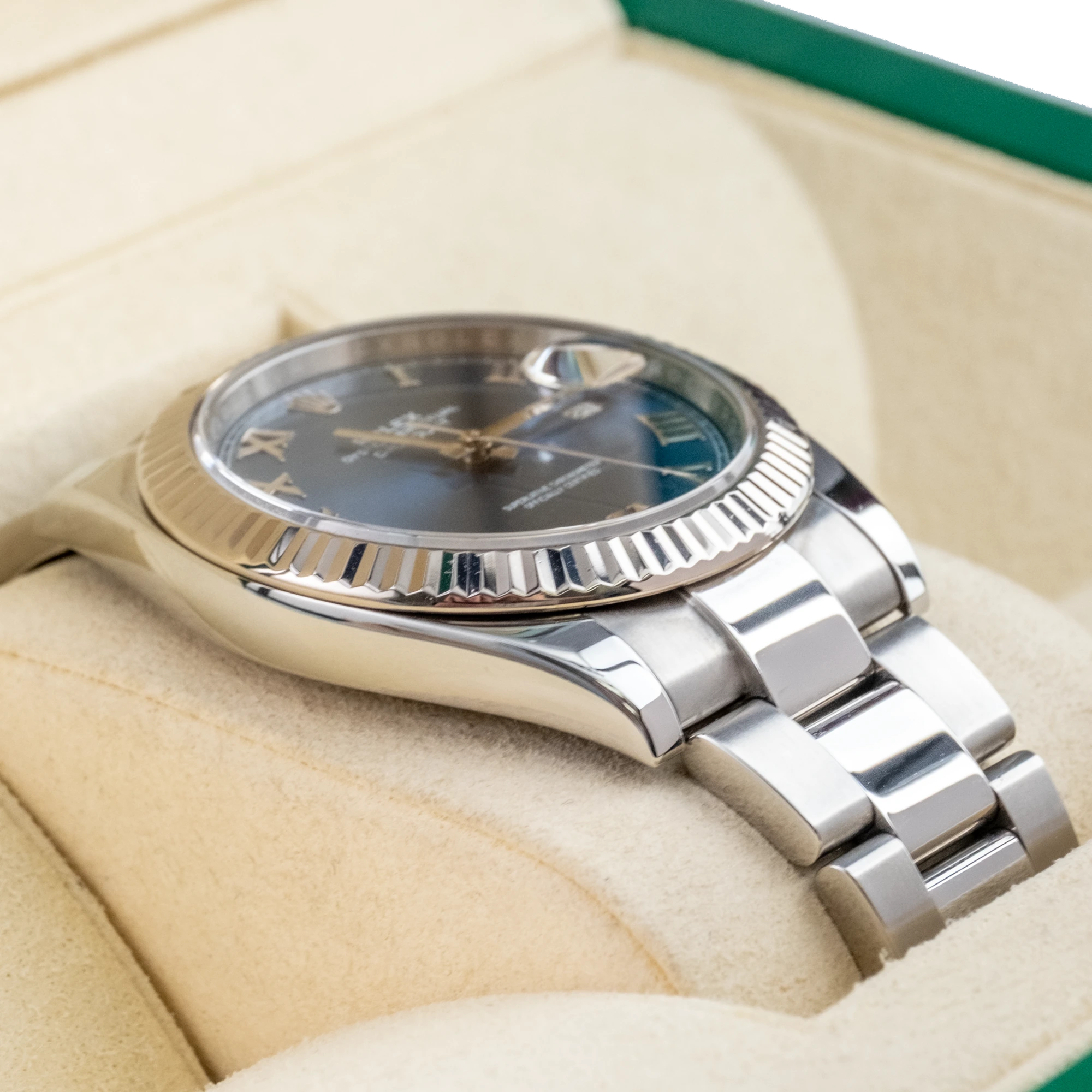 Rolex Datejust 41 Blue Roman Oystersteel White Gold Oyster 126334 - Left