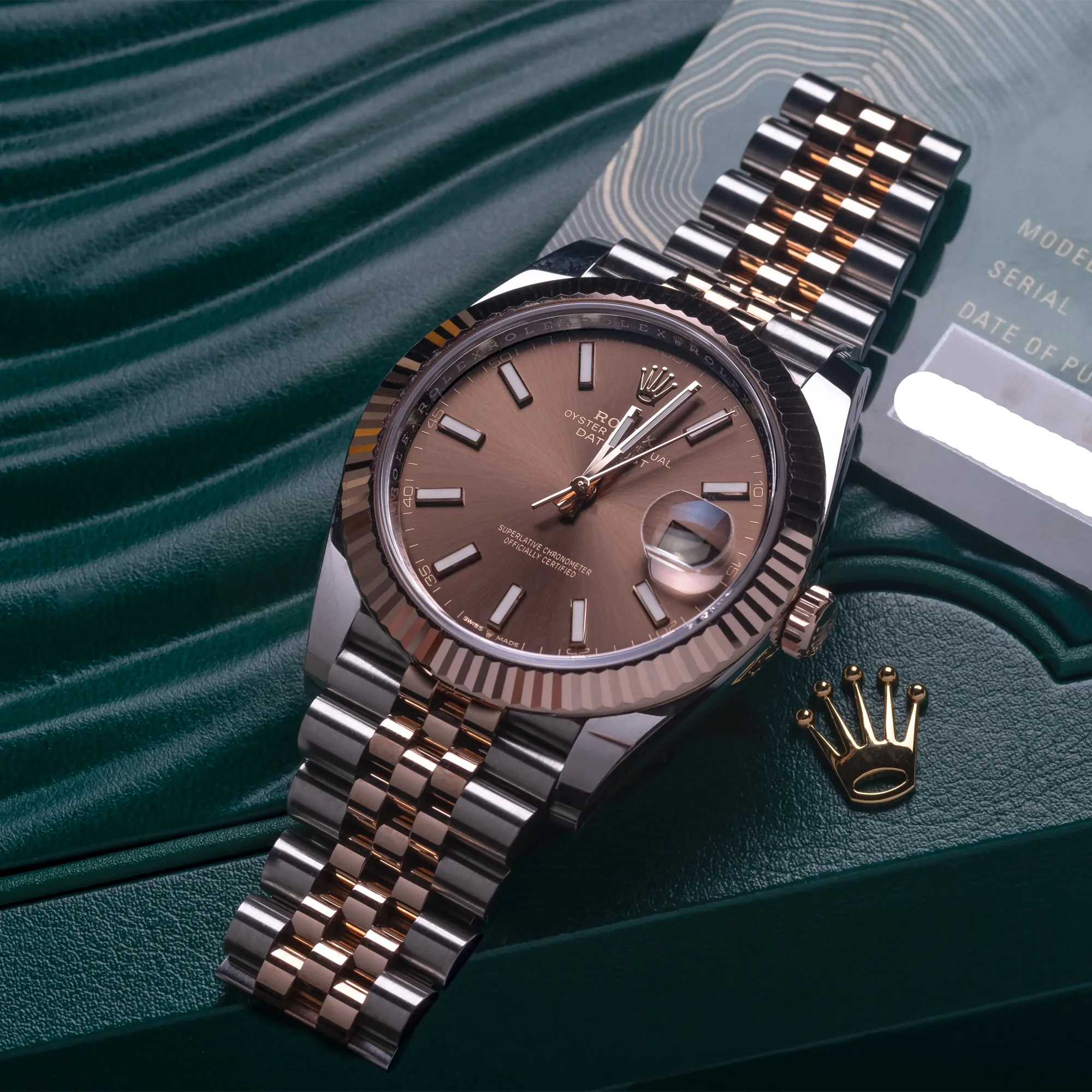 Rolex Datejust 41 Chocolate Index Oystersteel Rose Gold Jubilee 126331 - Life picture