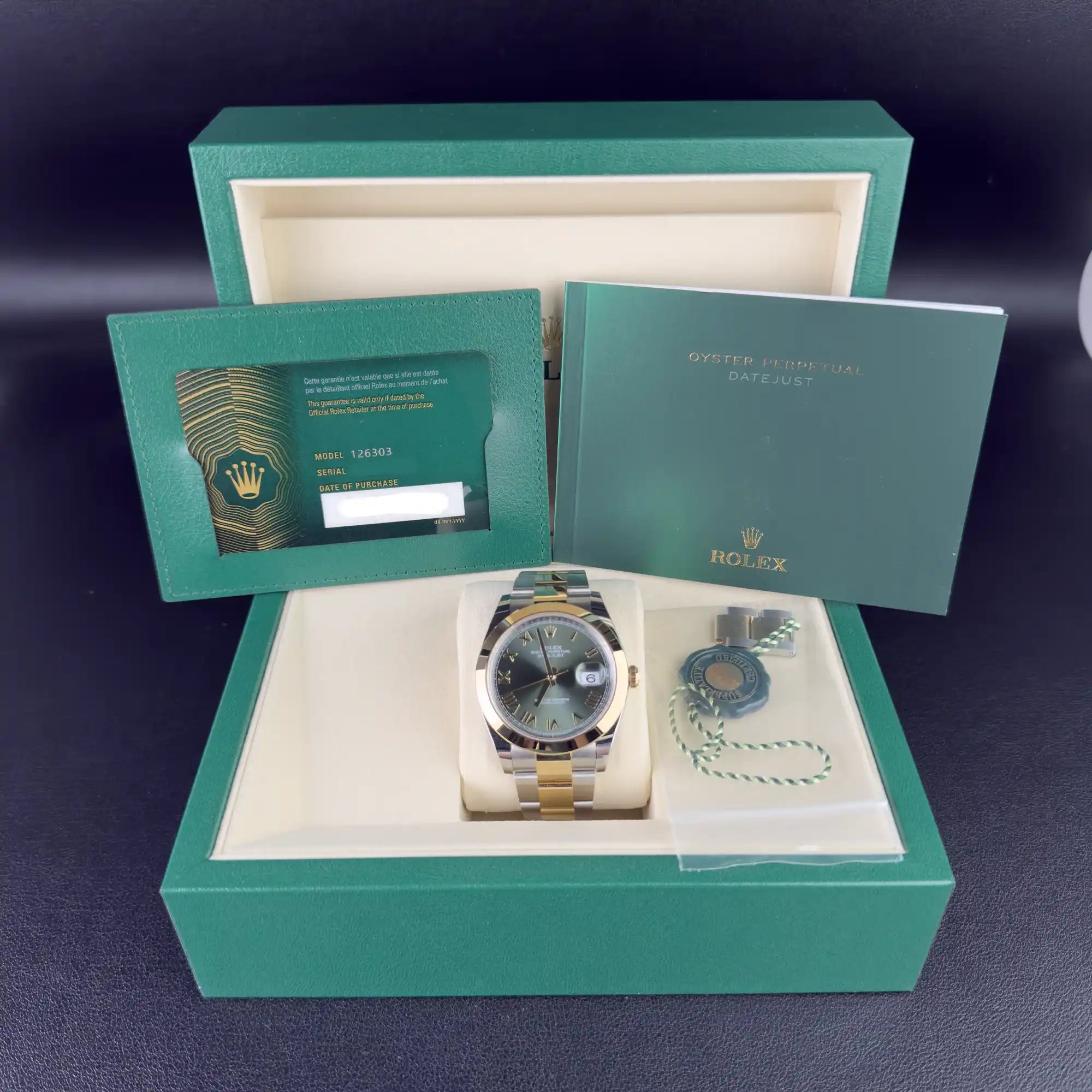 Rolex Datejust 41 Olive Green Smooth Bezel Yellow Gold and Steel Oyster 126303 - Full set