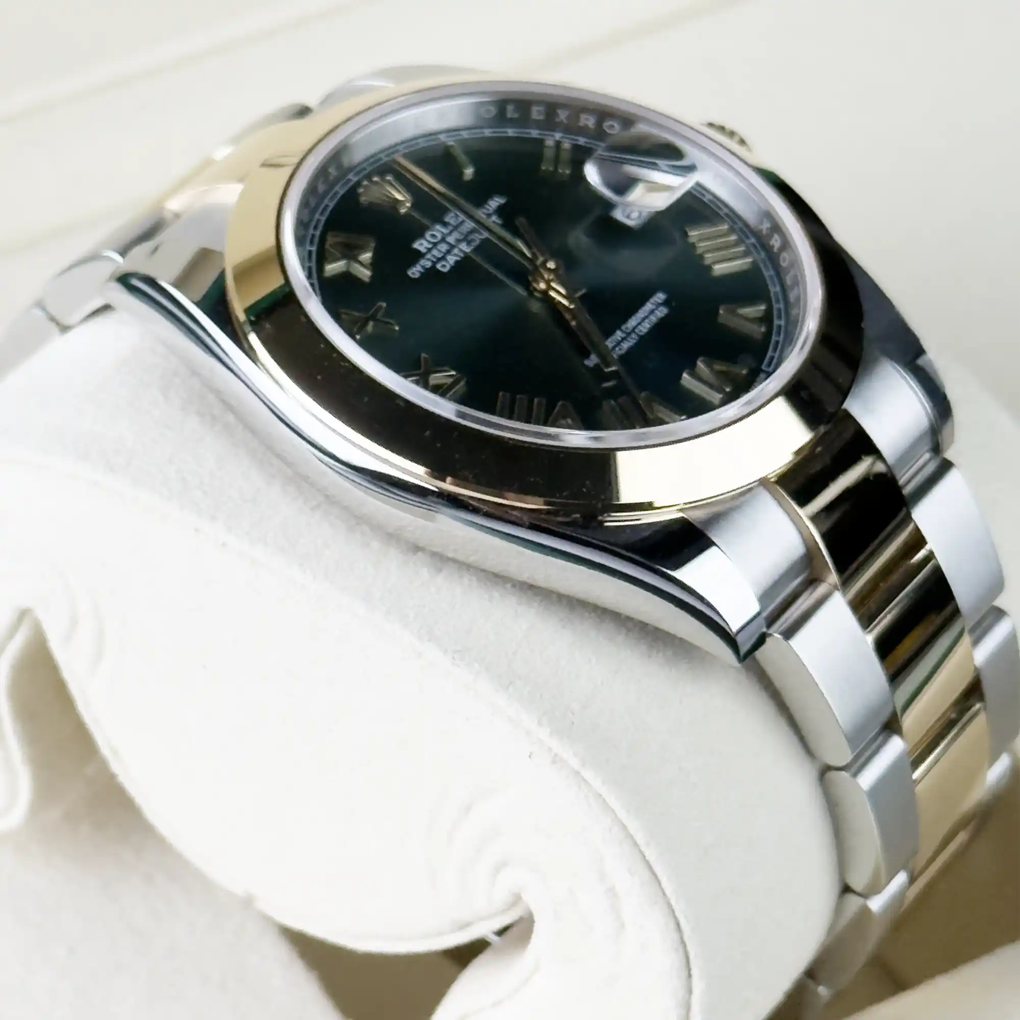 Rolex Datejust 41 Olive Green Smooth Bezel Yellow Gold and Steel Oyster 126303 - Side 1