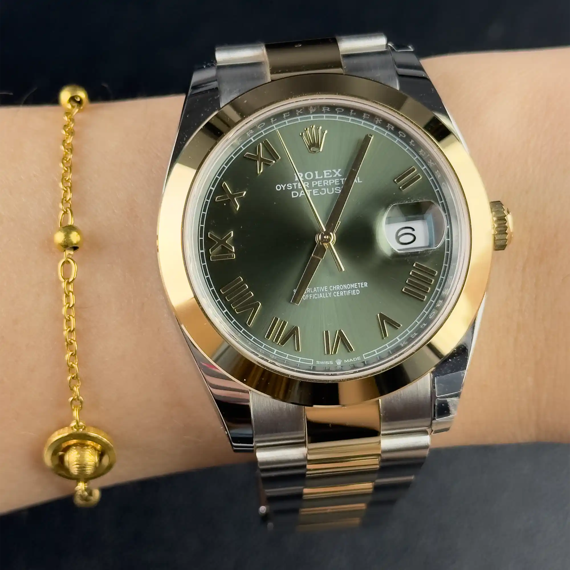 Rolex Datejust 41 Olive Green Smooth Bezel Yellow Gold and Steel Oyster 126303 - Wrist