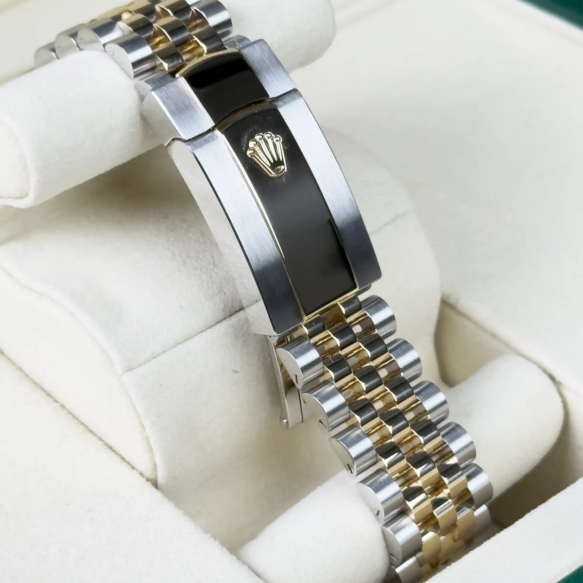 Rolex Datejust 41 Olive Green Yellow Gold Oystersteel Jubilee 126333 - 2026 New Releases - Clasp 2
