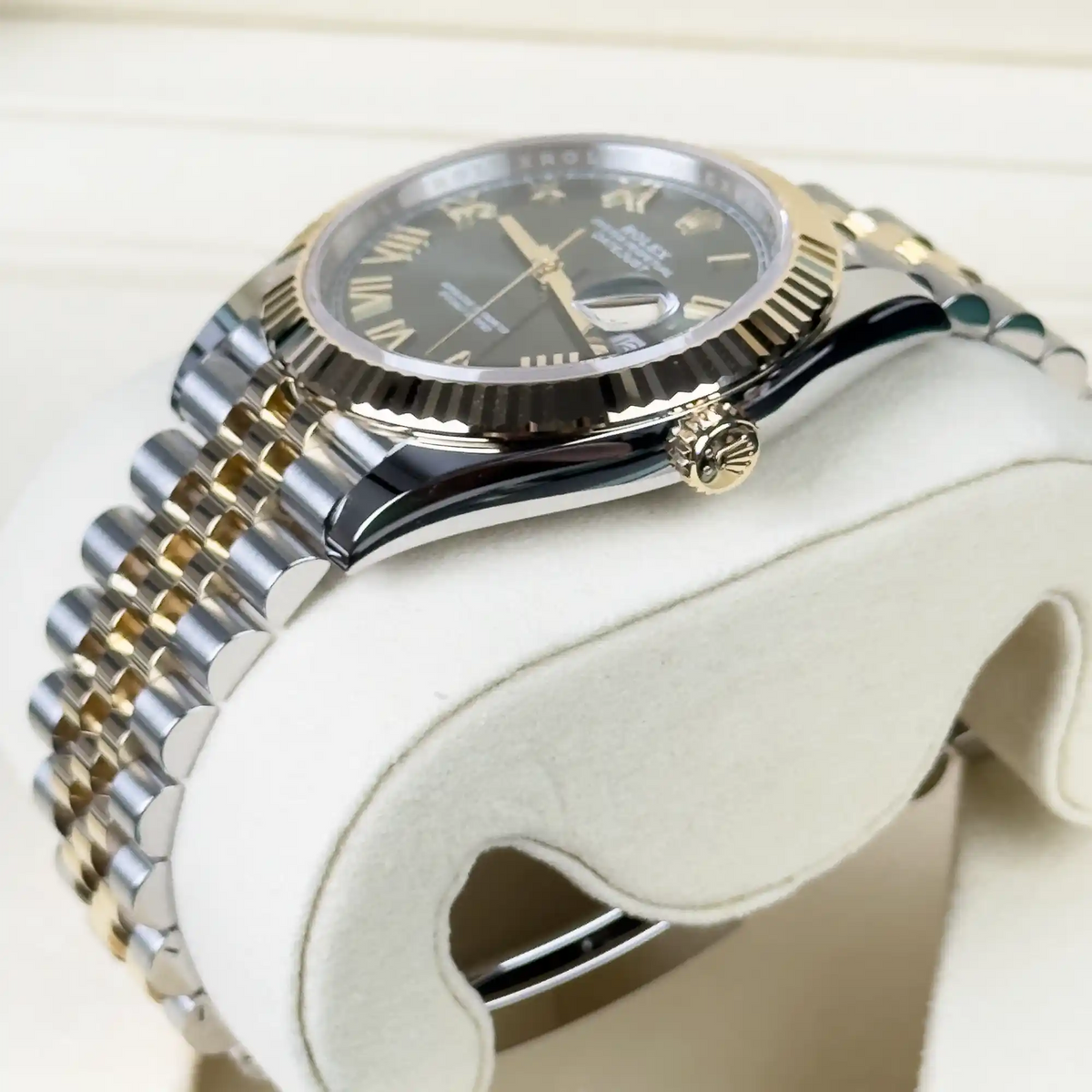 Rolex Datejust 41 Olive Green Yellow Gold Oystersteel Jubilee 126333 - 2026 New Releases - Side 1