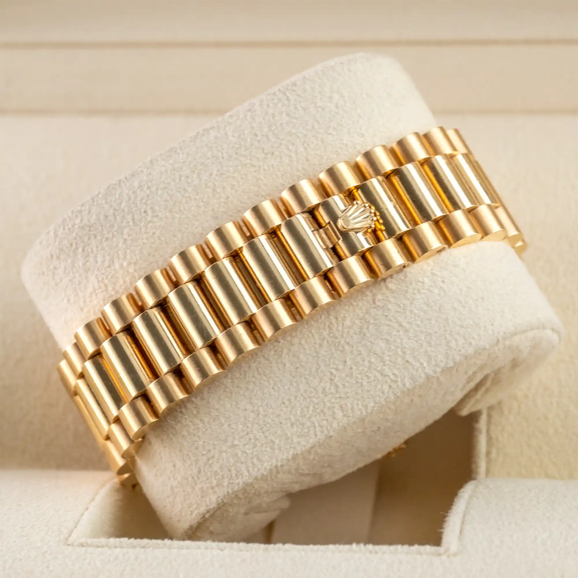 Rolex Day-Date 40 Green Roman Yellow Gold 228238 - Bracelet