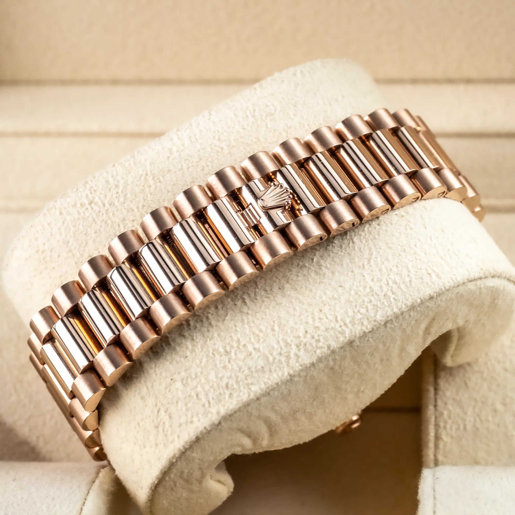 Rolex Day-Date 40 Olive Green Roman Rose Gold 228235 - Bracelet