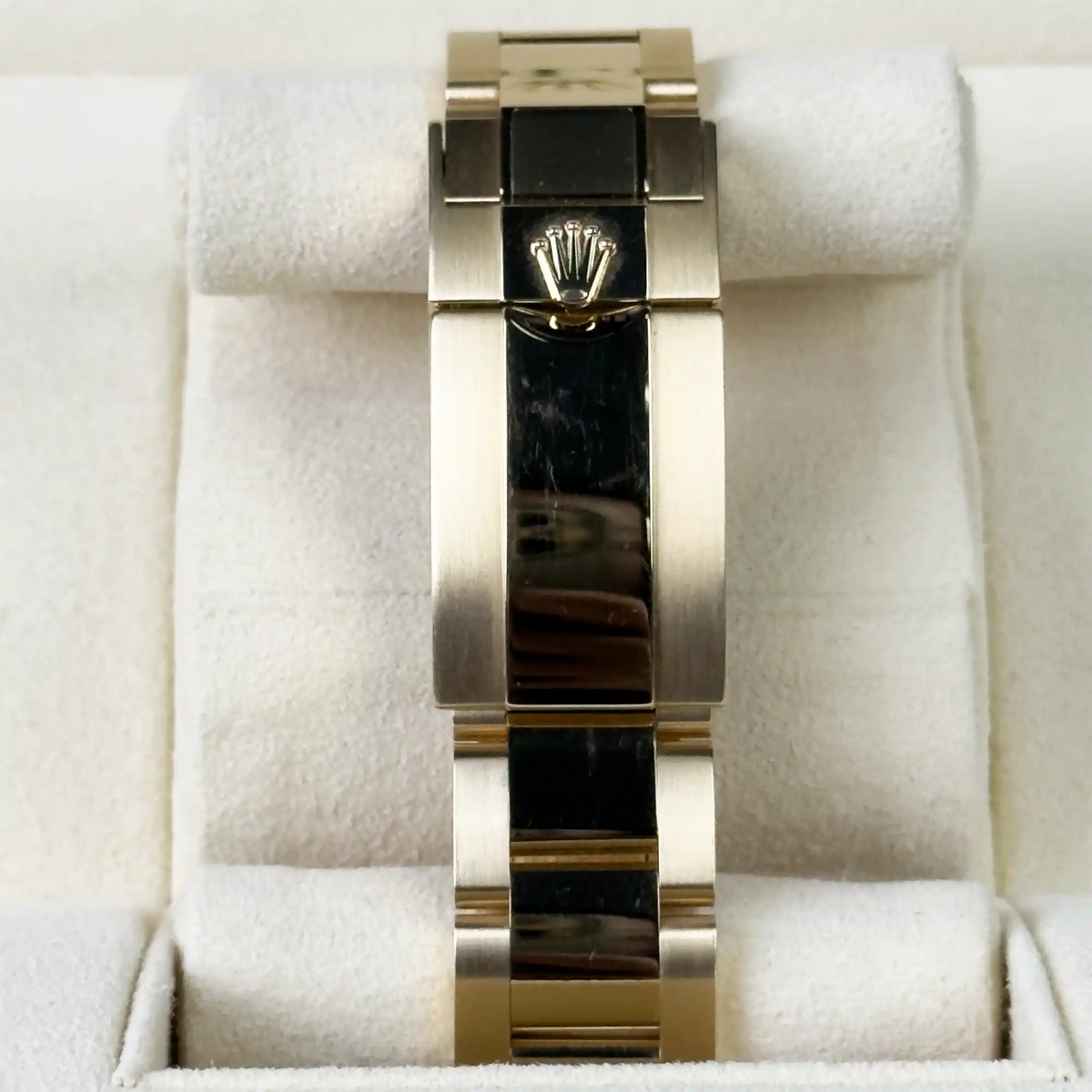 Rolex Daytona Black Dial Yellow Gold 116508 - 2020 Pre-Owned - Clasp 1