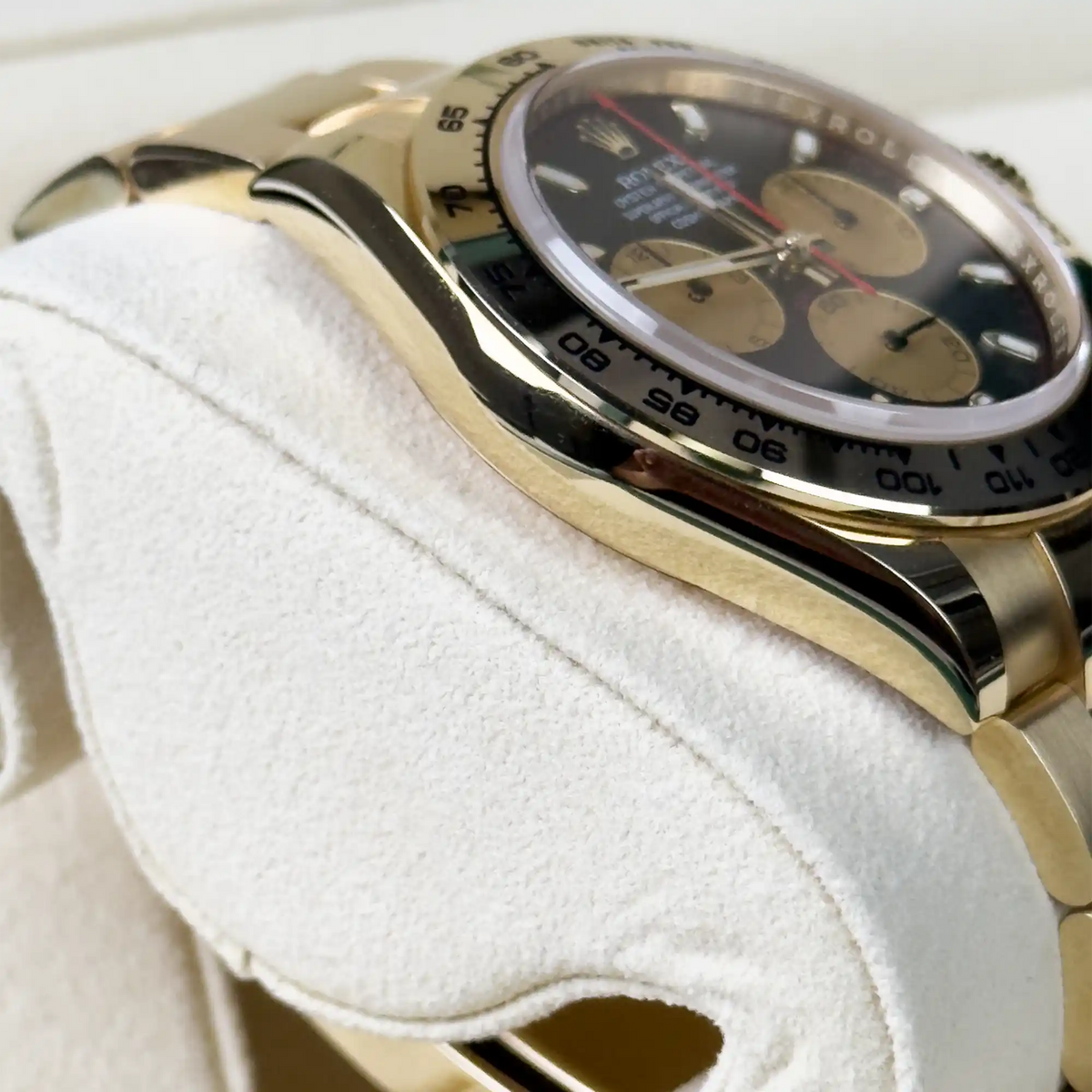 Rolex Daytona Black Dial Yellow Gold 116508 - 2020 Pre-Owned - Side 1