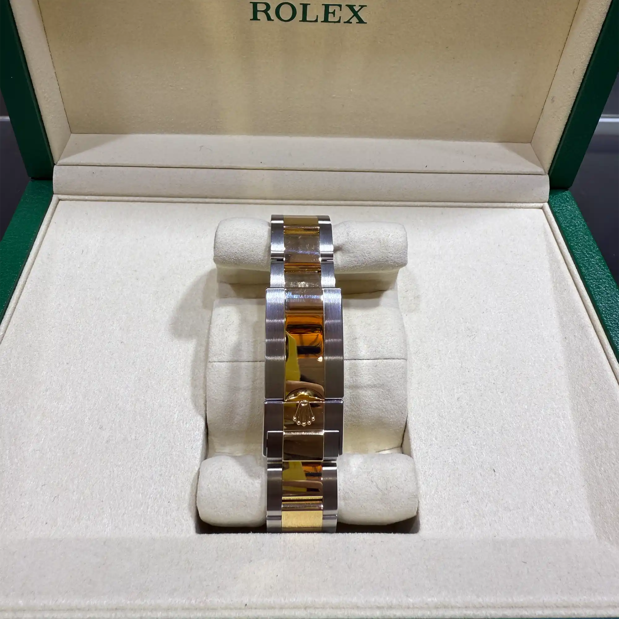Rolex Daytona Black Diamond Dial Yellow Gold and Oystersteel 126503- Bracelet