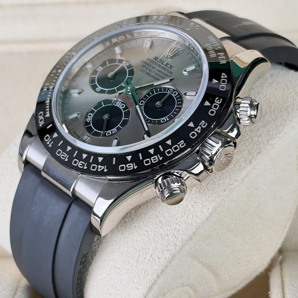 Rolex Daytona "Ghost" Silver Dial White Gold Oysterflex 116519LN - 2020 Retail Ready - Side 2
