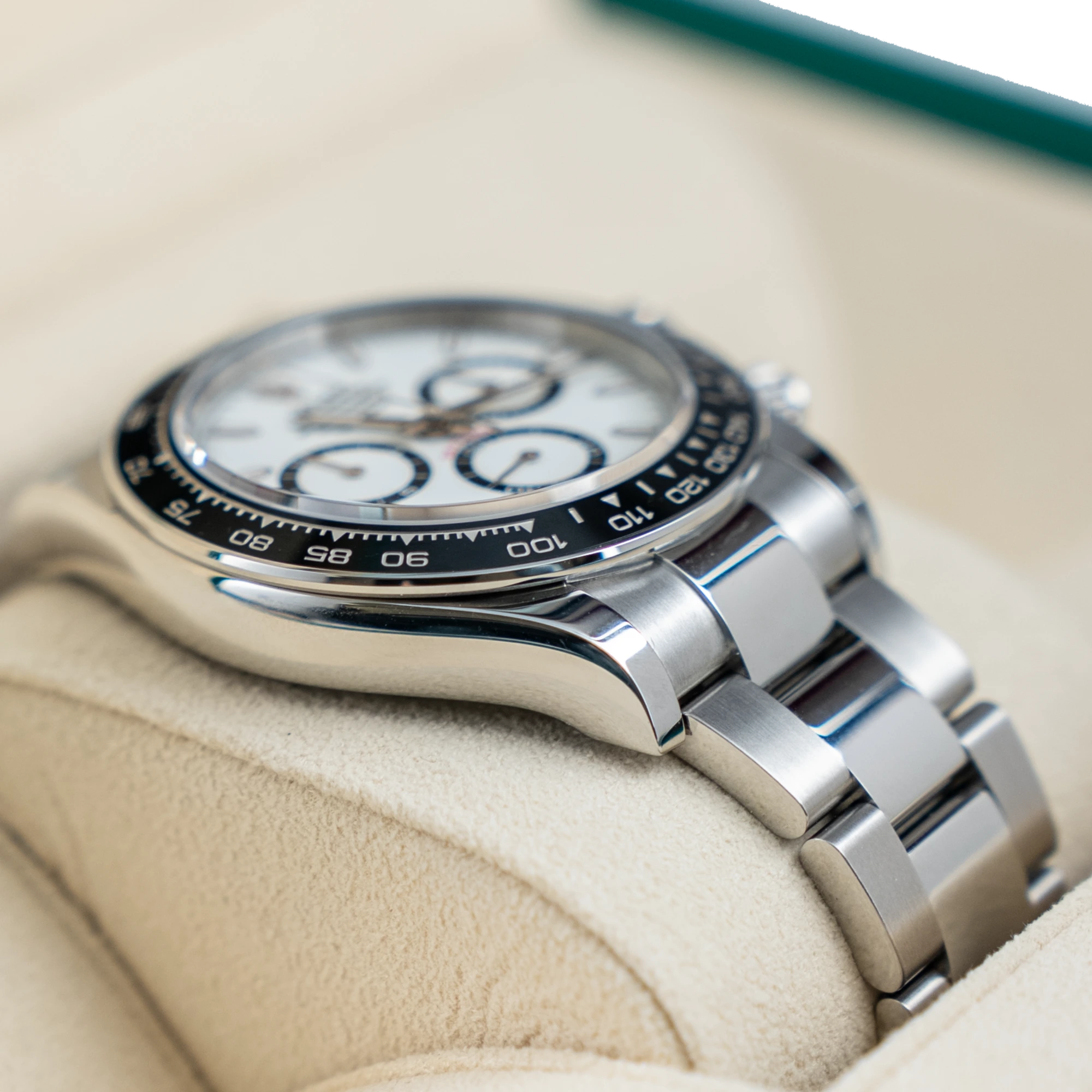 Rolex Daytona White "Panda" 126500LN - Left