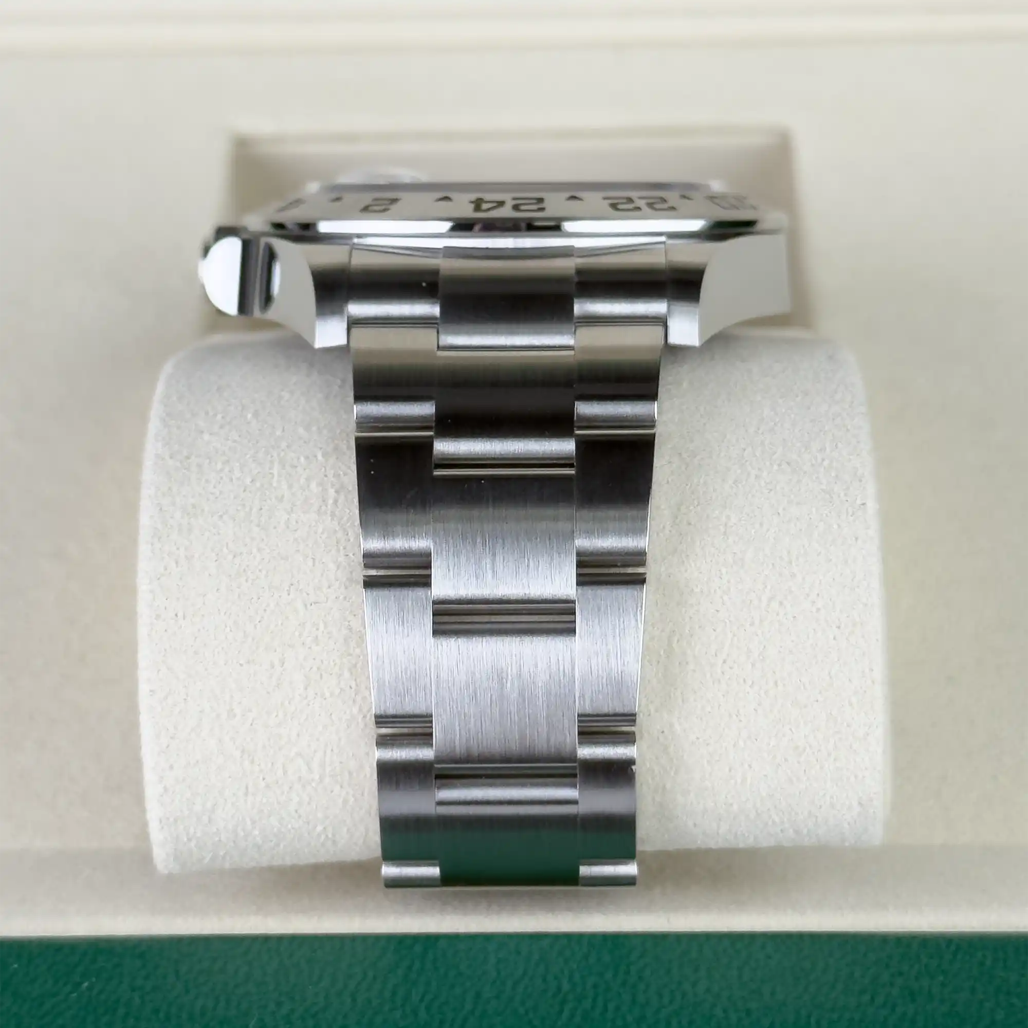 Rolex Explorer II Black Dial Stainless Steel 226570-bracelet 1