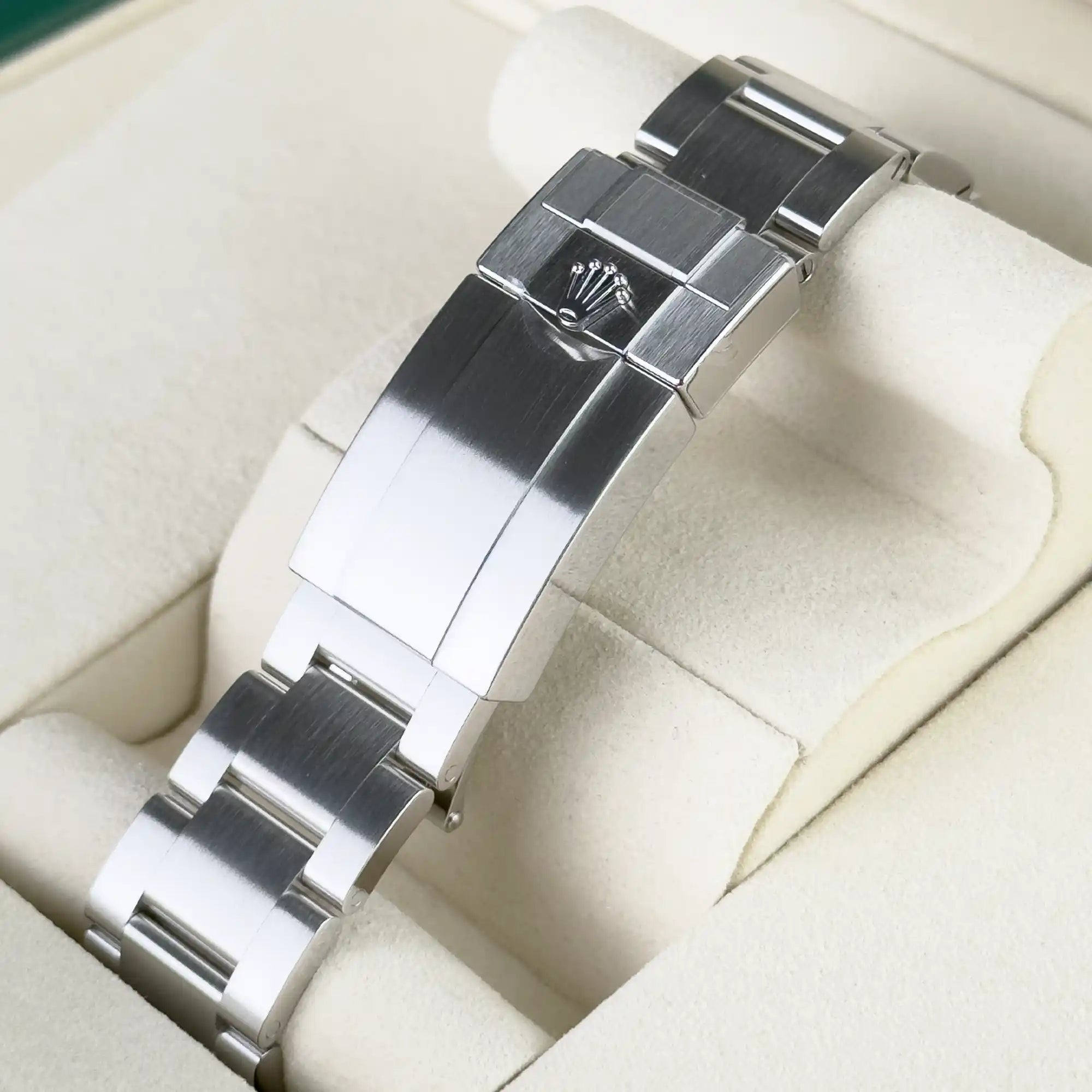 Rolex Explorer II Black Dial Stainless Steel 226570-bracelet 4