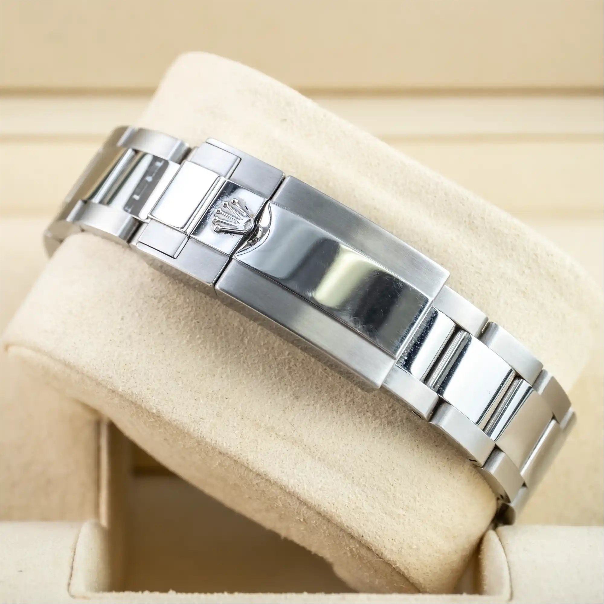 Rolex_GMT_Master_II_Batman_Oyster_126710BLNR_-_Bracelet