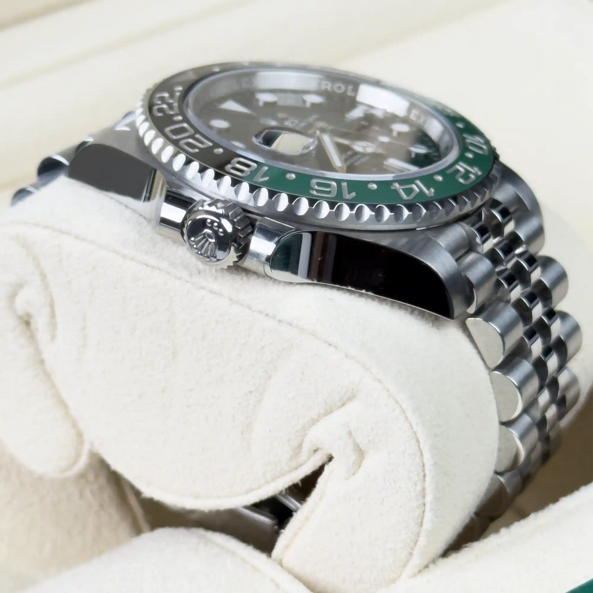 Rolex GMT Master II "Sprite" Jubilee 126720VTNR - 2023 Pre-Owned - Side 1