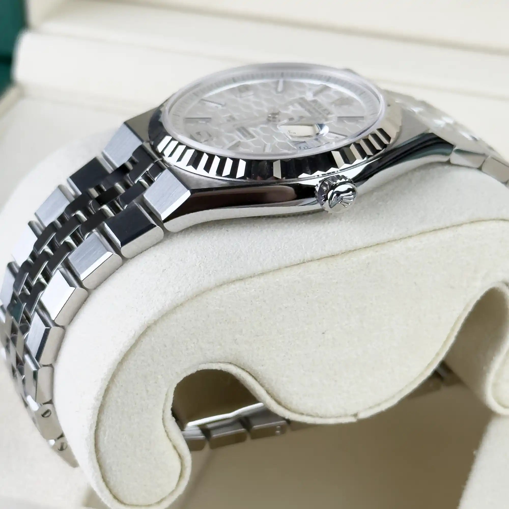 Rolex Land Dweller 36 Oystersteel White Gold White Dial Flat Jubilee 127234 - side 2