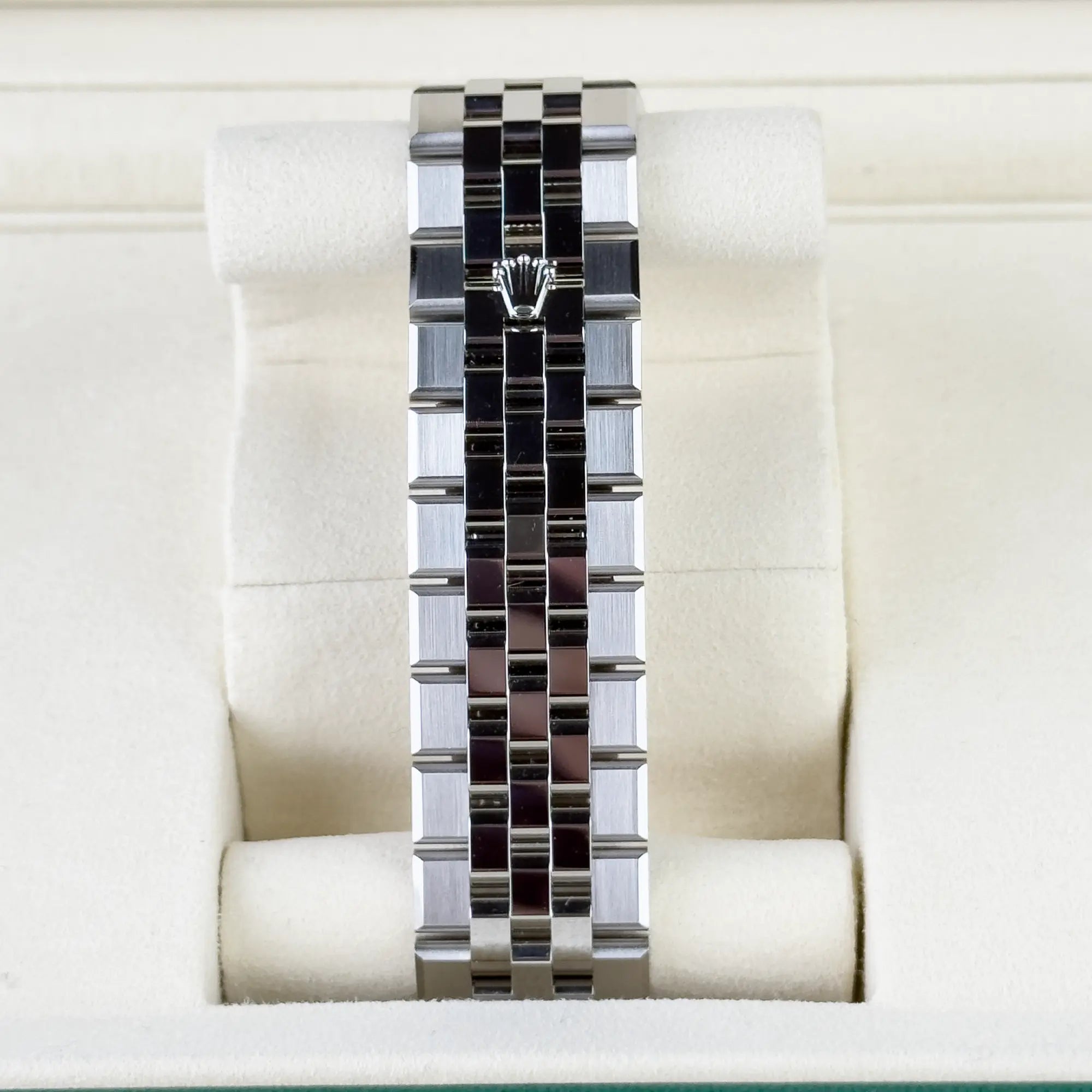 Rolex Land Dweller 40 Oystersteel White Gold White Dial Flat Jubilee 127334 - Bracelet