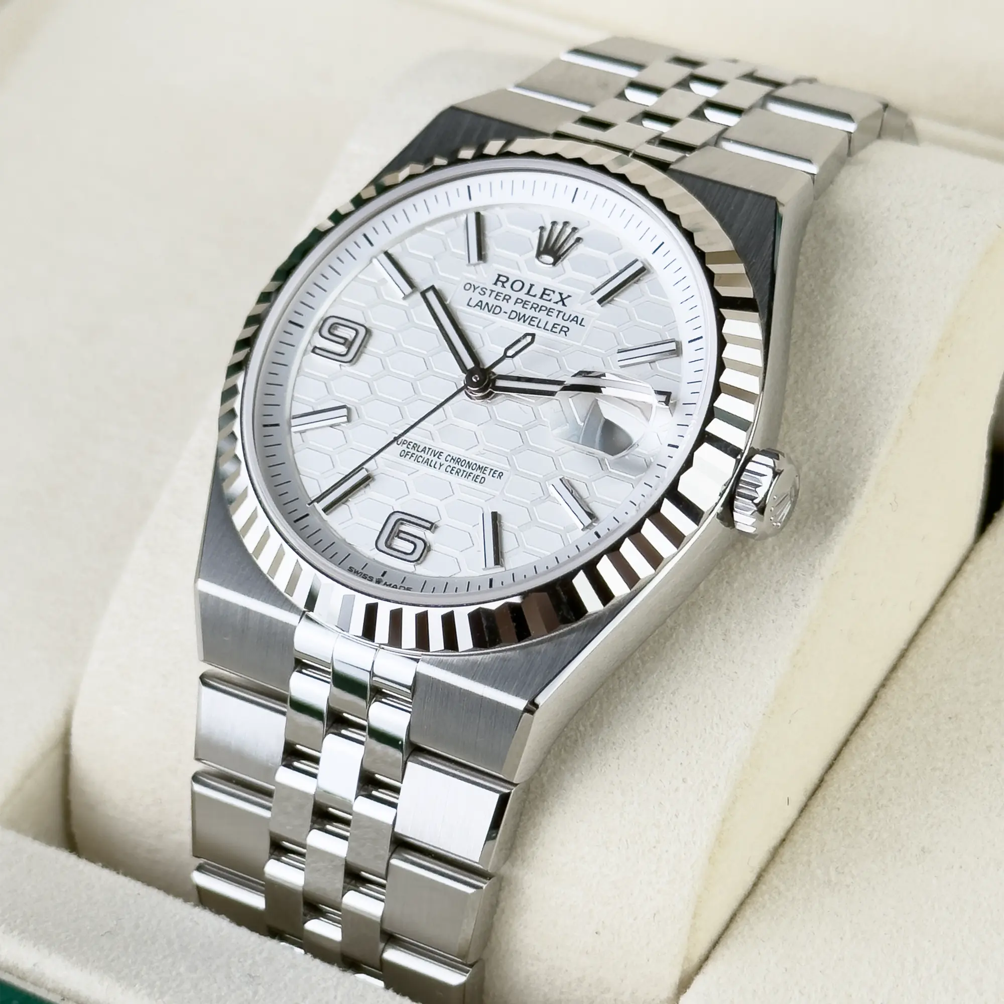 Rolex Land Dweller 40 Oystersteel White Gold White Dial Flat Jubilee 127334 - Right