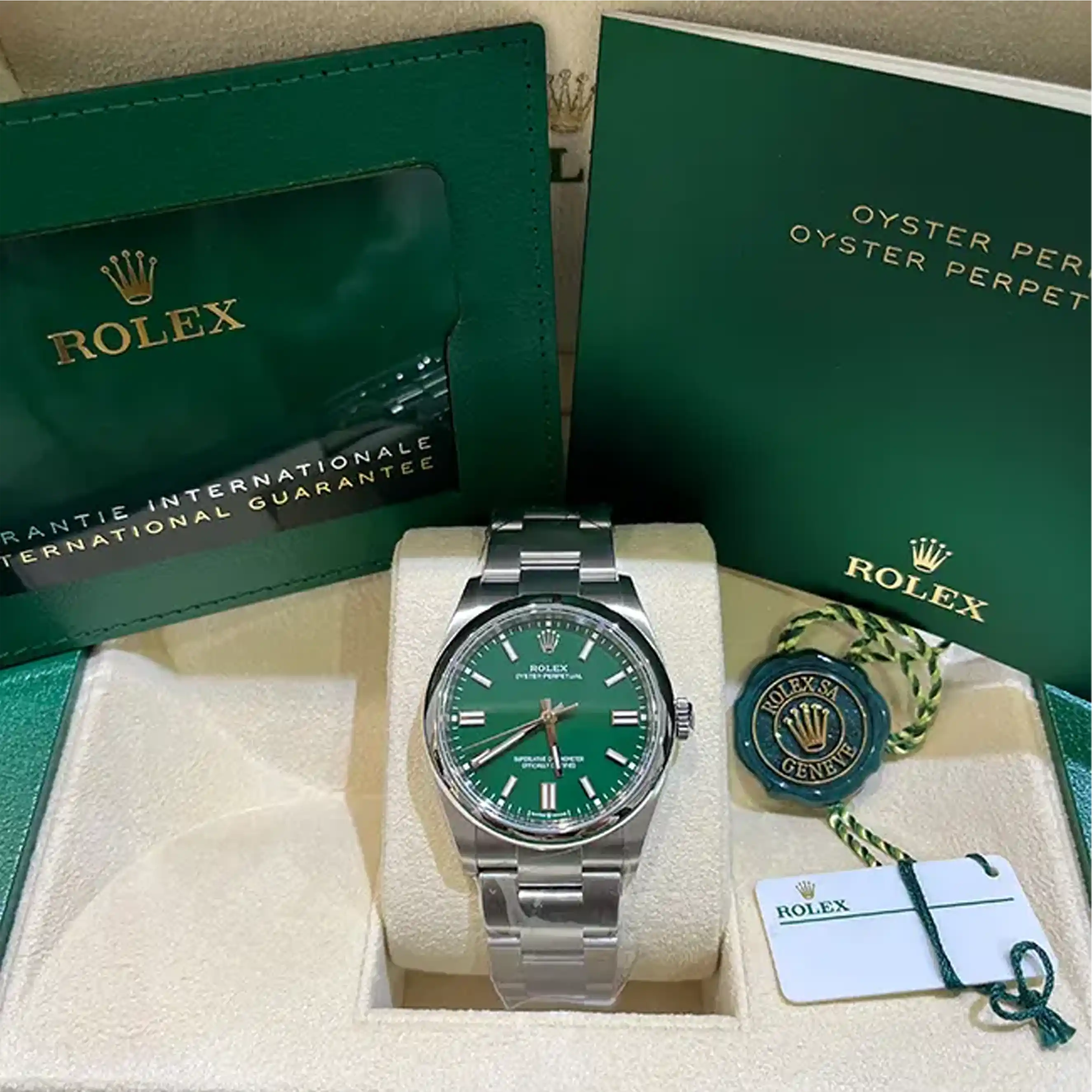 Rolex Oyster Perpetual 36 Green Dial 126000 - Full set