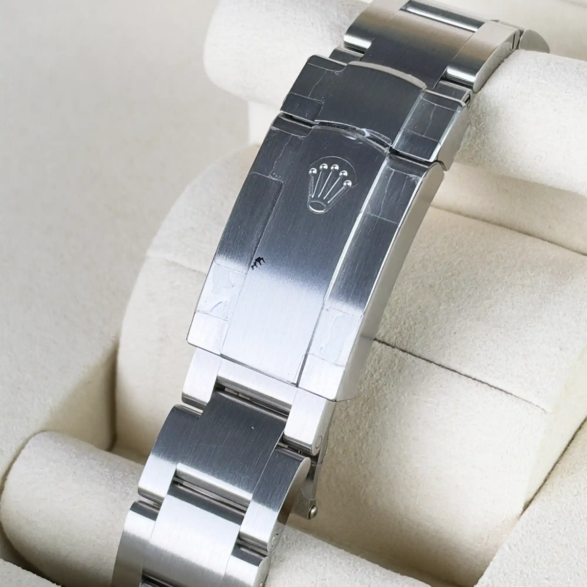 Rolex Oyster Perpetual 36 Med Blue Dial 126000 - Bracelet 3