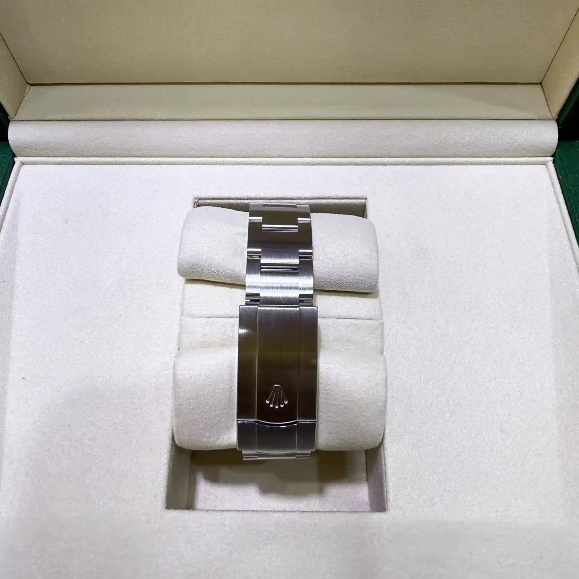 Rolex Oyster Perpetual 36 Pistachio Green Dial 126000 - 2025 New Releases - Bracelet
