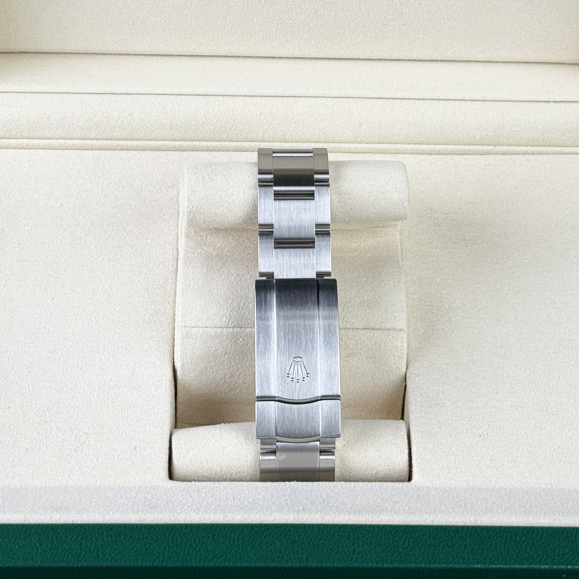 Rolex Oyster Perpetual 36 Tiffany Blue Dial 126000 - Bracelet