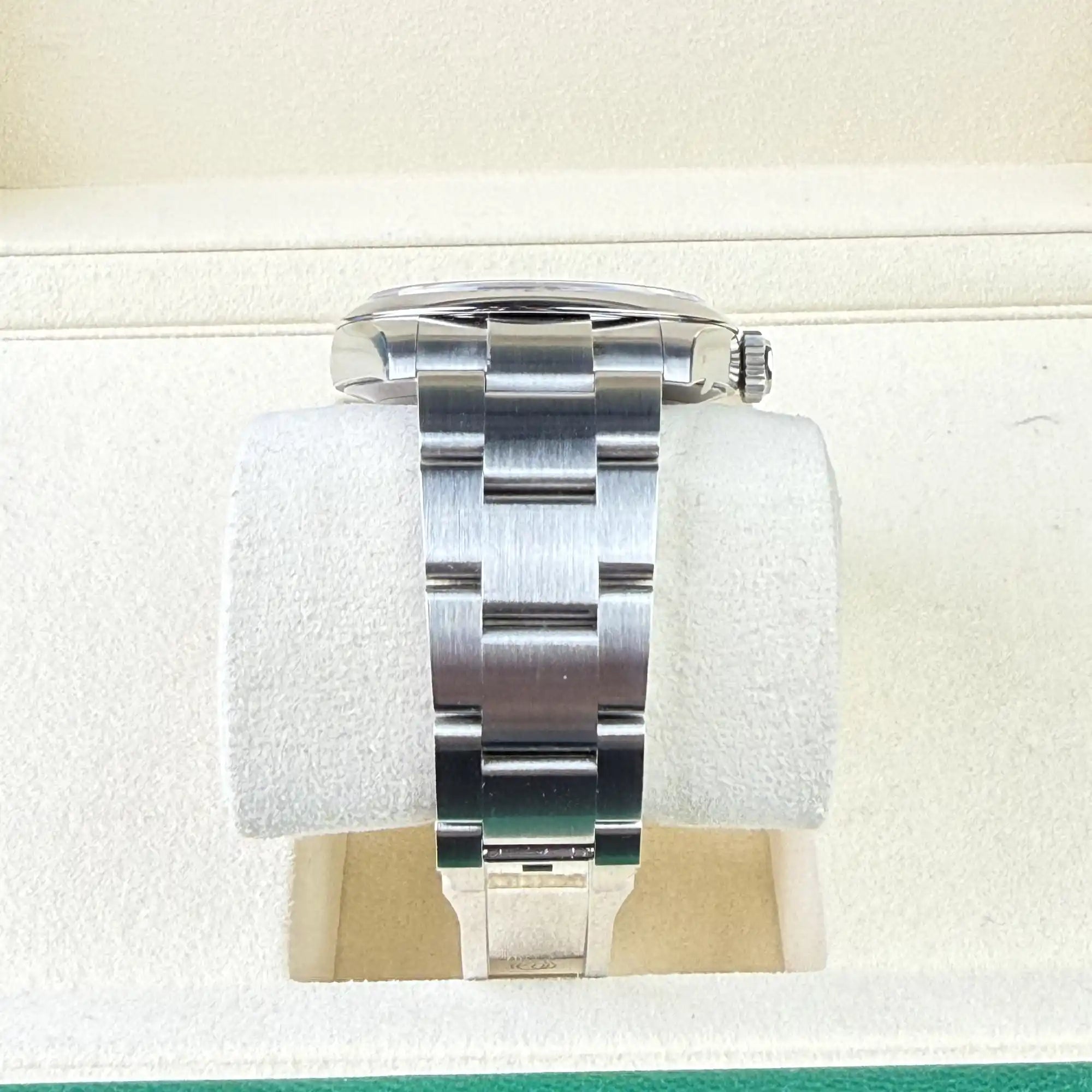 Rolex Oyster Perpetual 41 Beige Dial 134300 - Pre-Owned - Bracelet