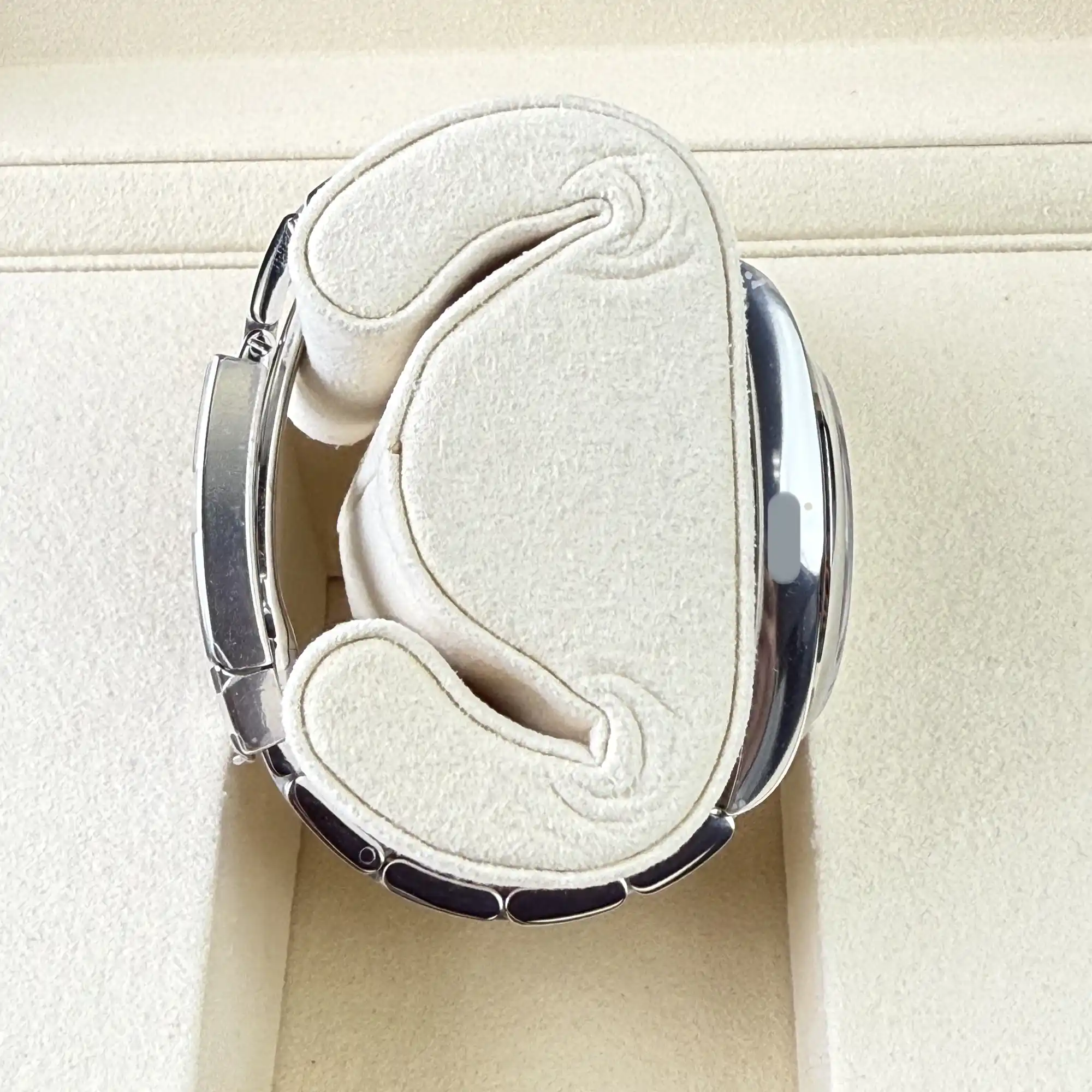 Rolex Oyster Perpetual 41 Beige Dial 134300 - Pre-Owned - Case 2