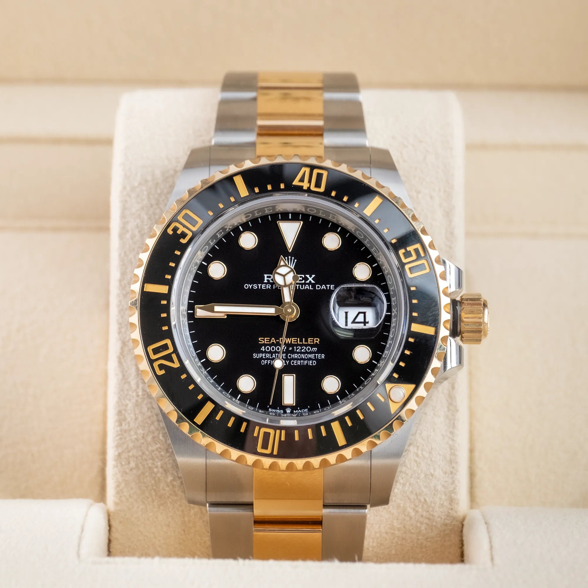Rolex Sea-Dweller Yellow Gold Oystersteel Black 126603 - In box