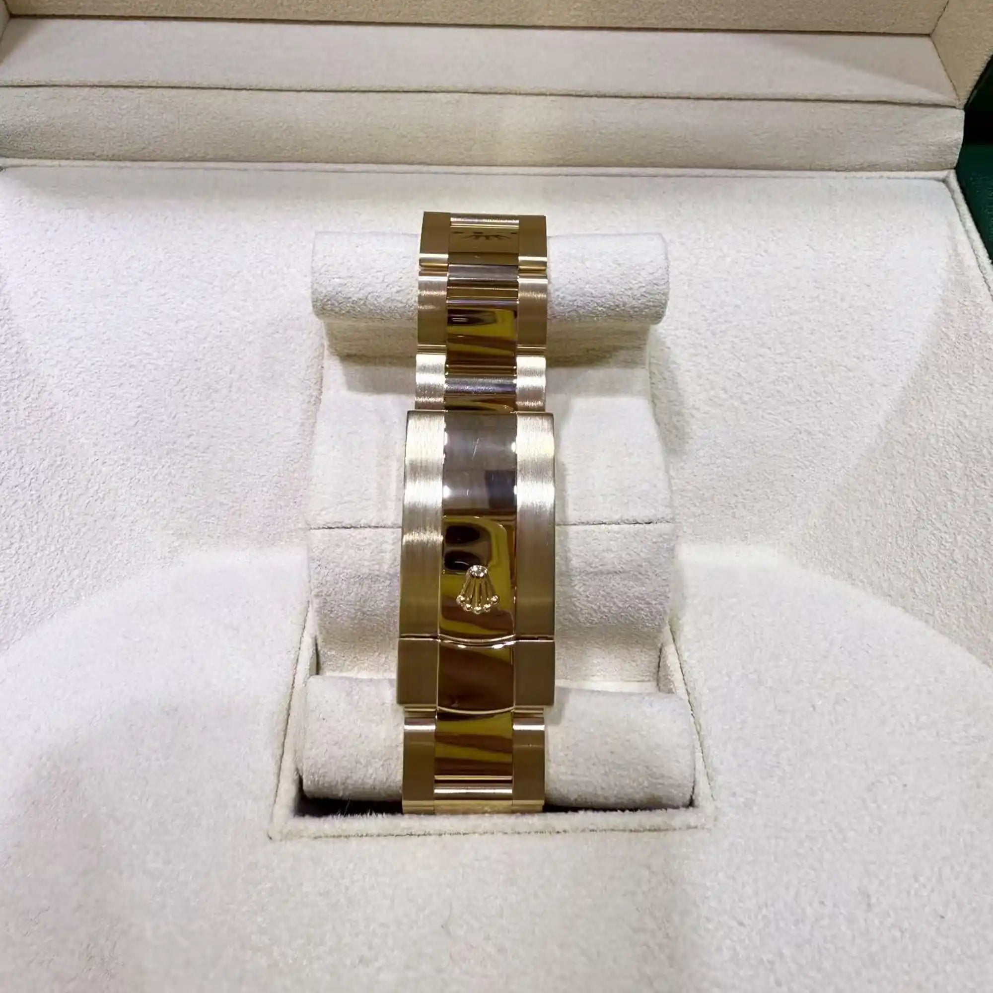 Rolex Sky Dweller Champagne Dial Yellow Gold Oyster 336938 Life Picture Bracelet