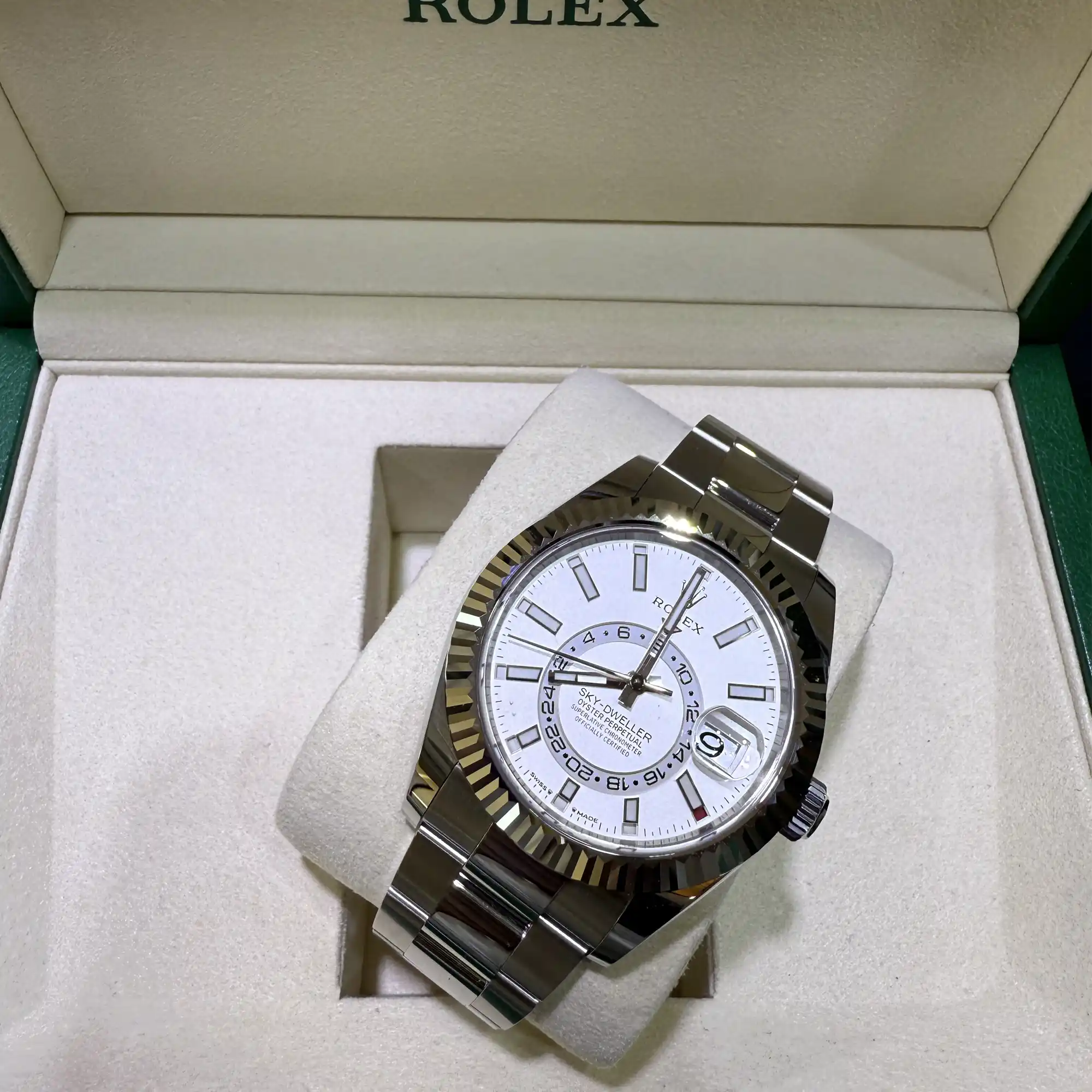 Rolex Sky Dweller White Dial Oystersteel White Gold Oyster 336934 - Top
