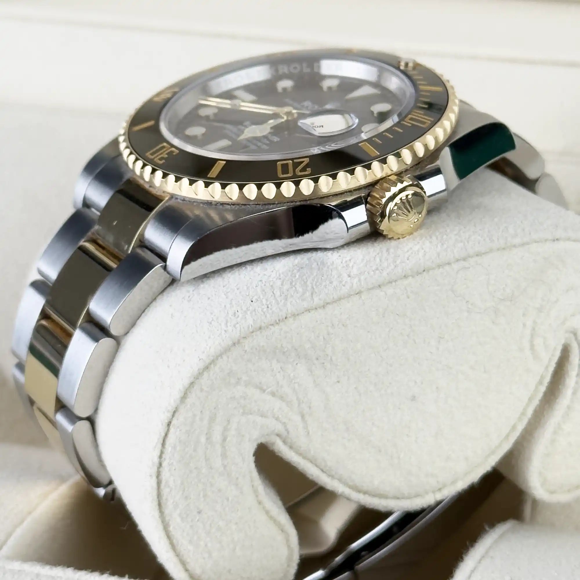 Rolex Submariner Black Dial 126613LN - Pre-owned - Side 2