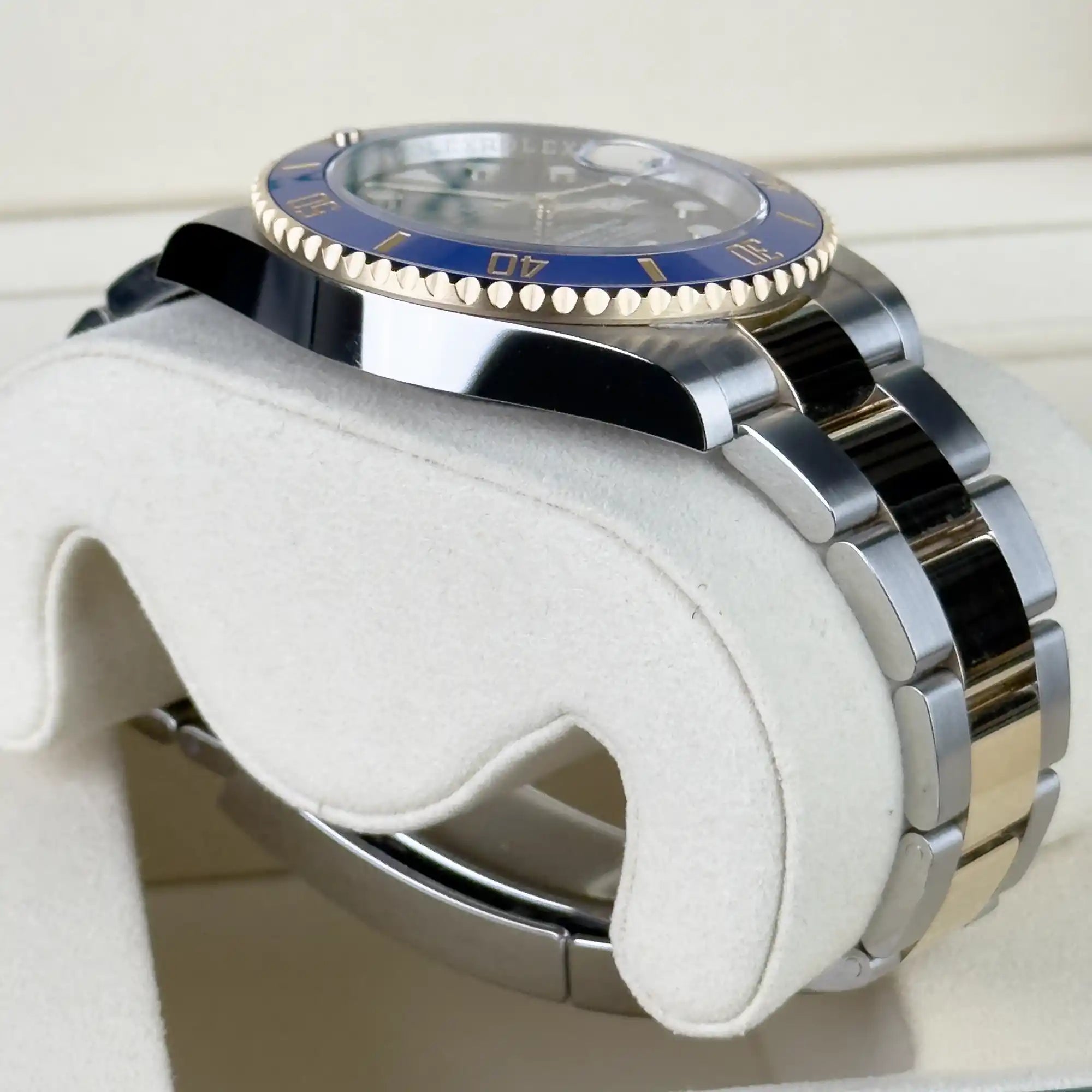 Rolex Submariner "Bluesy" 41 Oystersteel Yellow Gold  126613LB - 2026 Pre-owned - Side 3